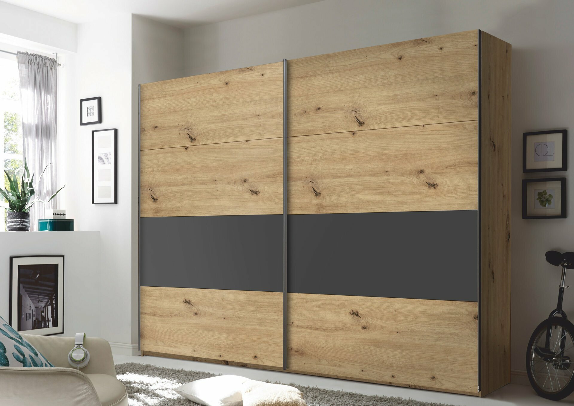 Schwebetürenschrank, Ontario