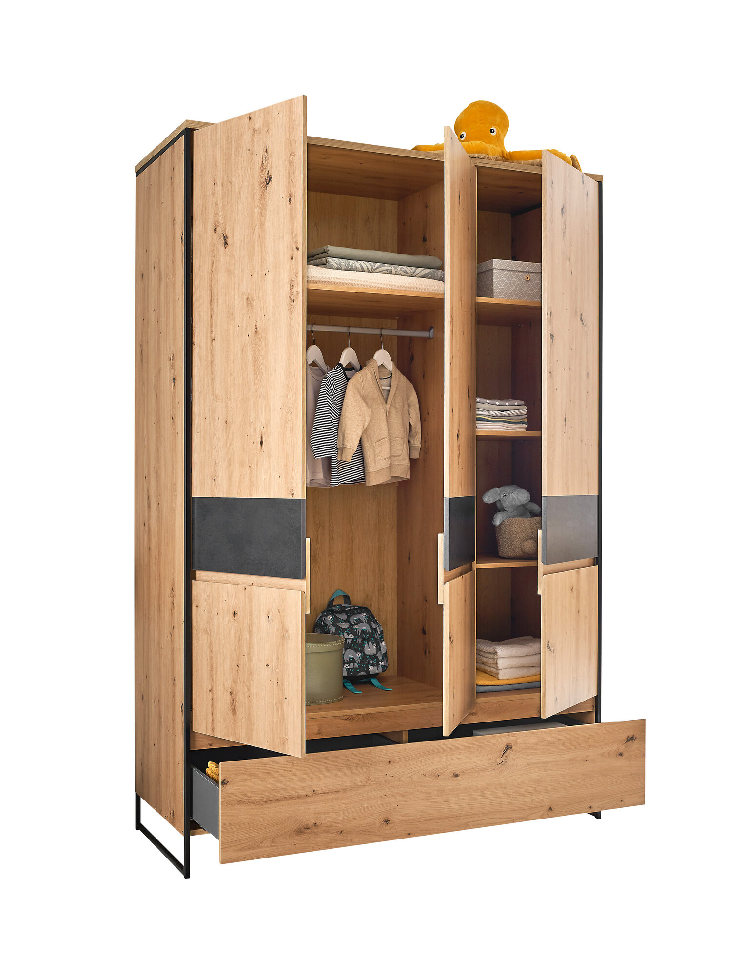 Kleiderschrank, Yunai