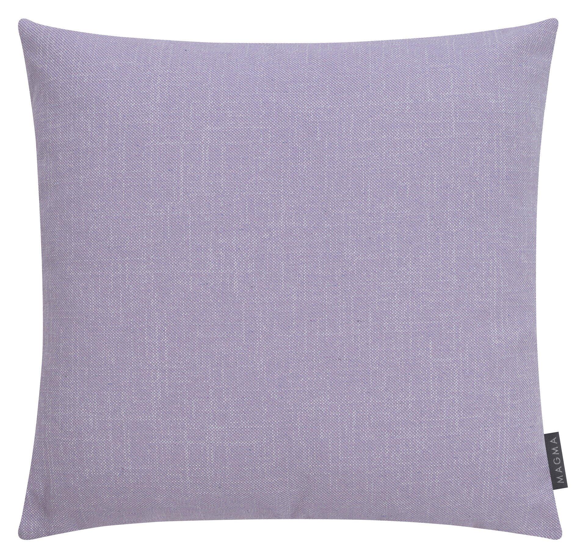 Lila Kissenhülle Riva mit Jacquard-Struktur und Reißverschluss, aus Baumwolle und Polyester, leicht untere Perspektive.