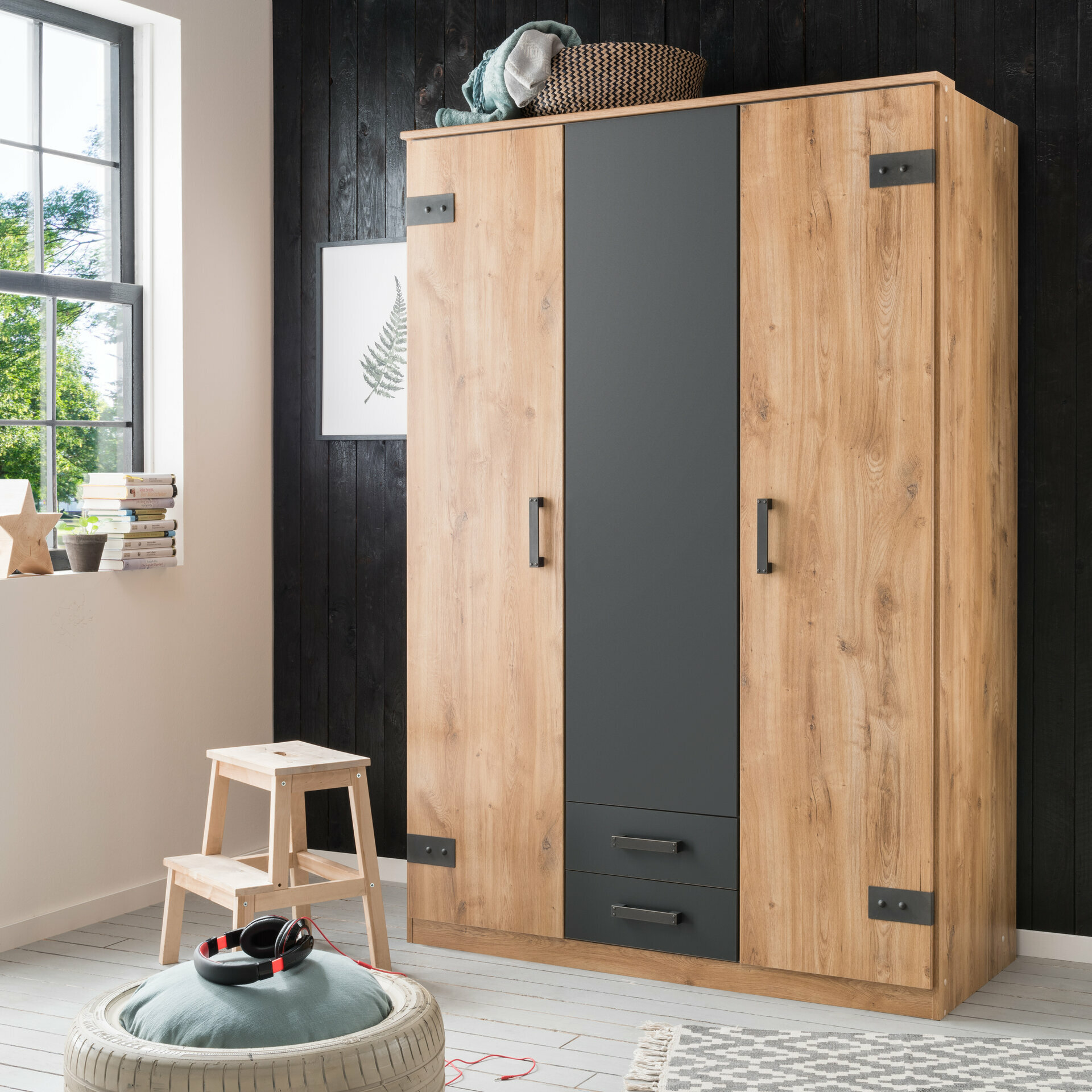 Kleiderschrank, Cork