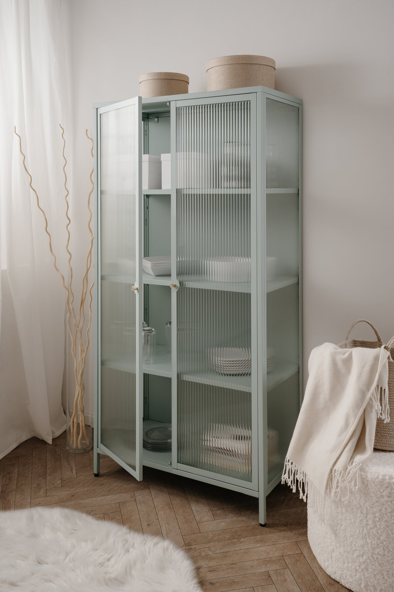 Vitrine, Milton 52A