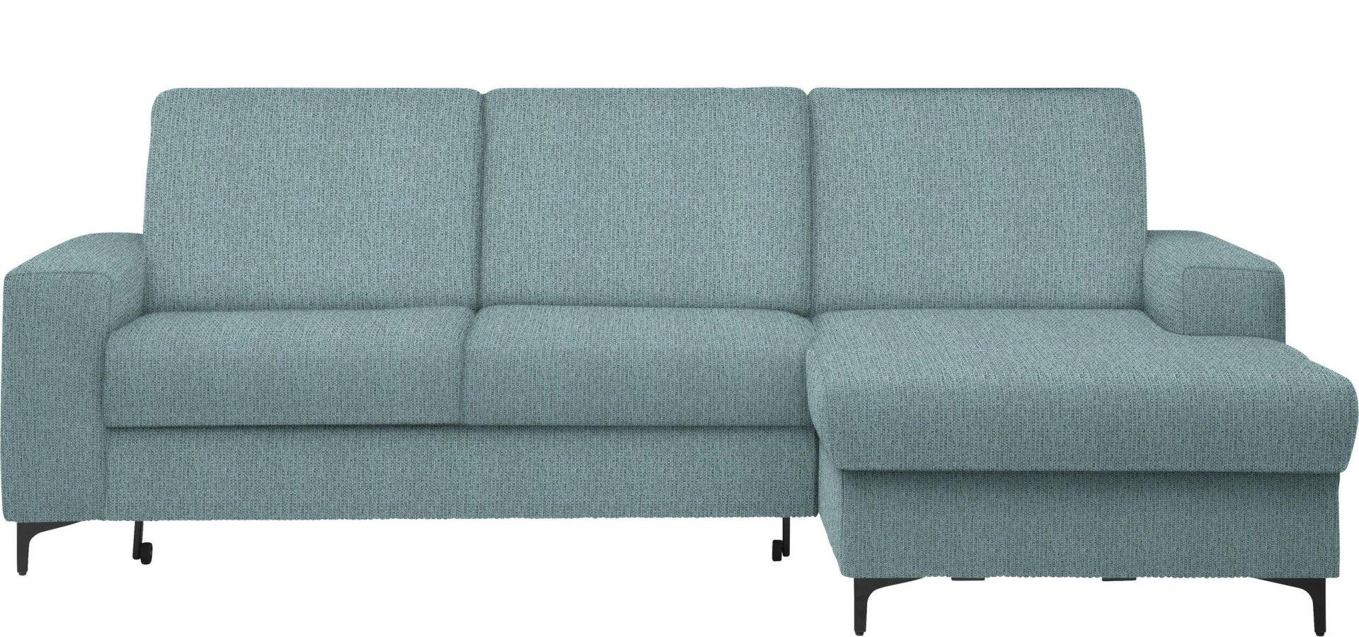 Ecksofa Balina im Frontalblick mit ausgezogener Schlaffunktion und markanten schwarzen Metallfüßen.