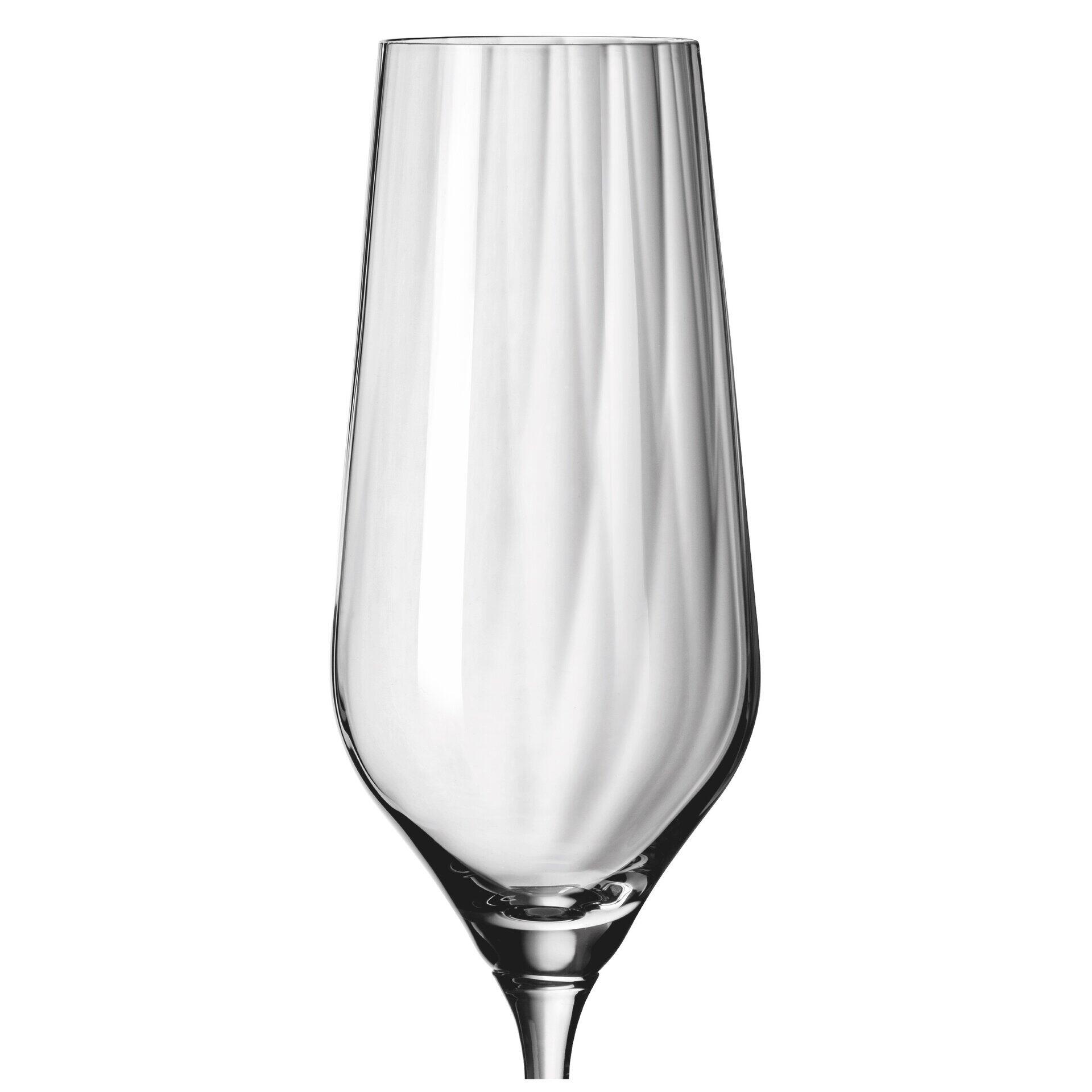 Hochgewölbter Champusglas-Kelch mit elegantem Stiel und detailliertem Sockel, abgebildet aus frontaler Seitenansicht.