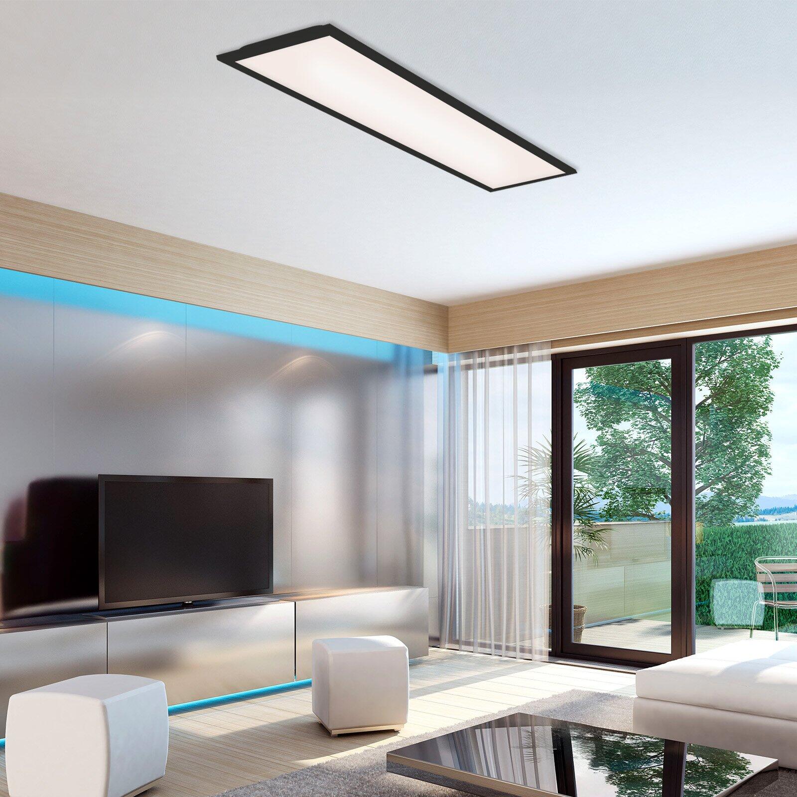 LED-Deckenleuchte Panel, Simple, rechteckiges Design mit weißem Diffusor, integriert in eine moderne Wohnzimmergestaltung.