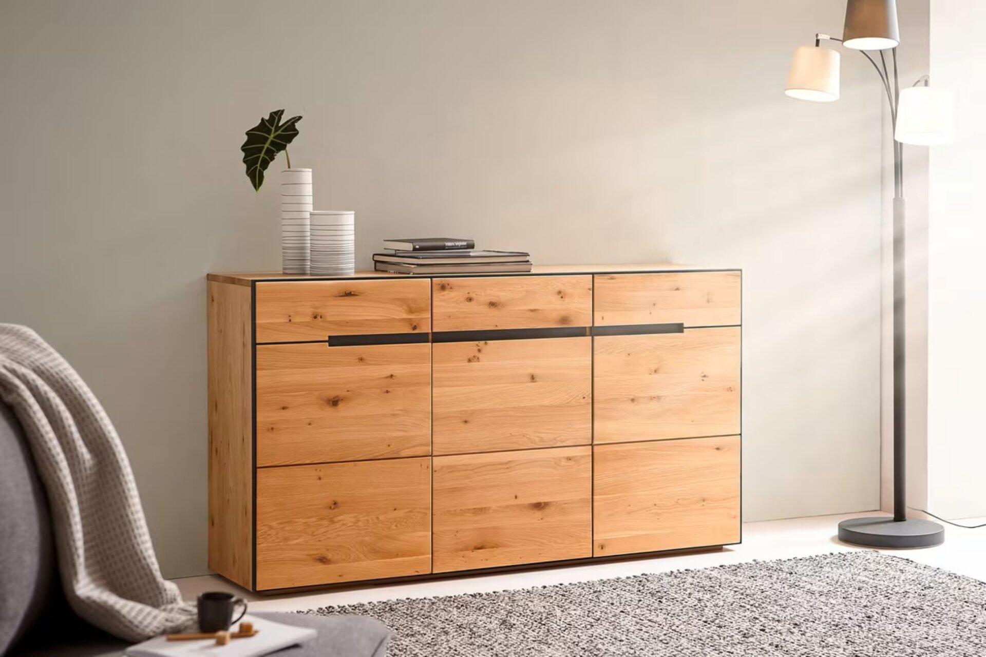 Sideboard, Kelio