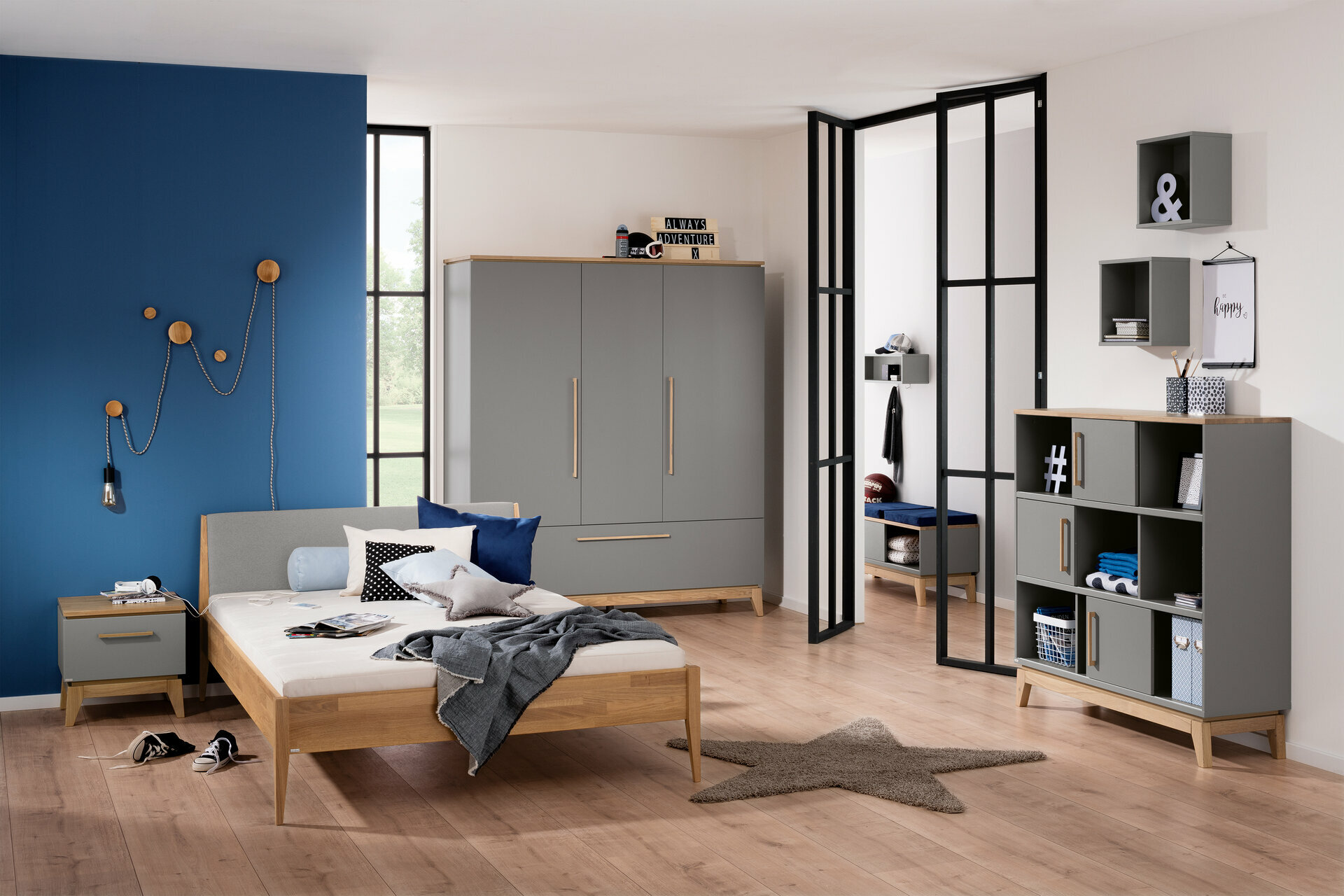 Kleiderschrank, Sten