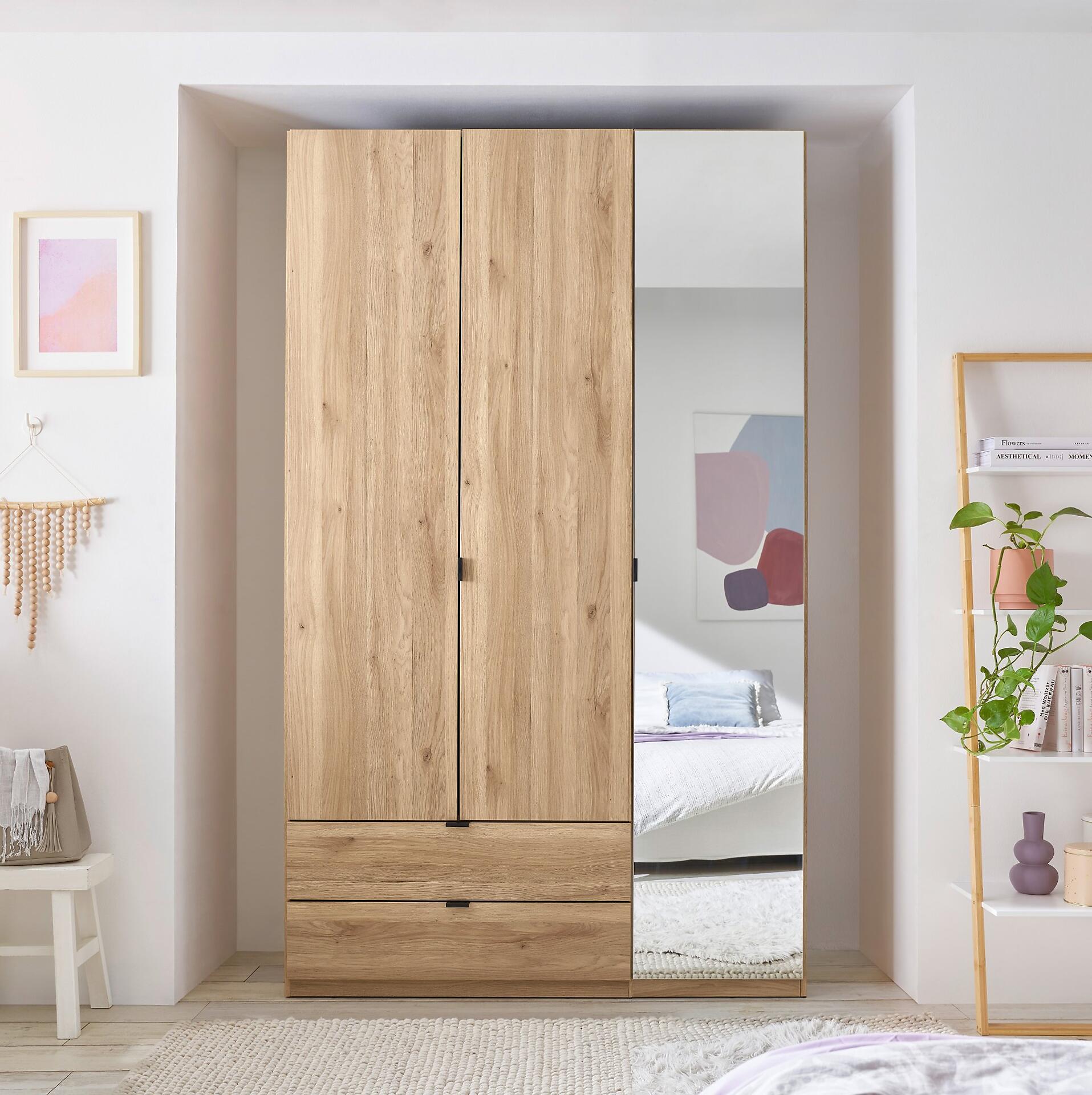 Kleiderschrank, Norte