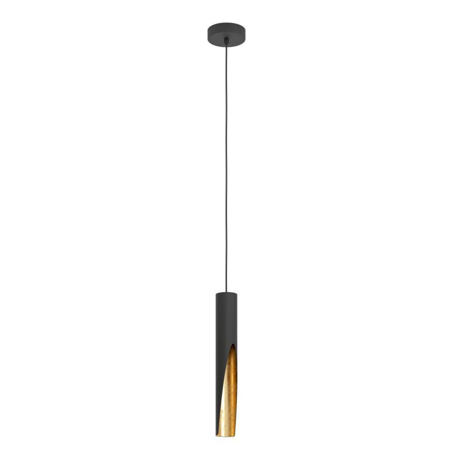 Pendelleuchte Barbotto mit schwarzem, zylindrischem Korpus und goldenem unteren Ende, die im Gegenlicht ihre schlanke Form und Länge von 110 cm betont.