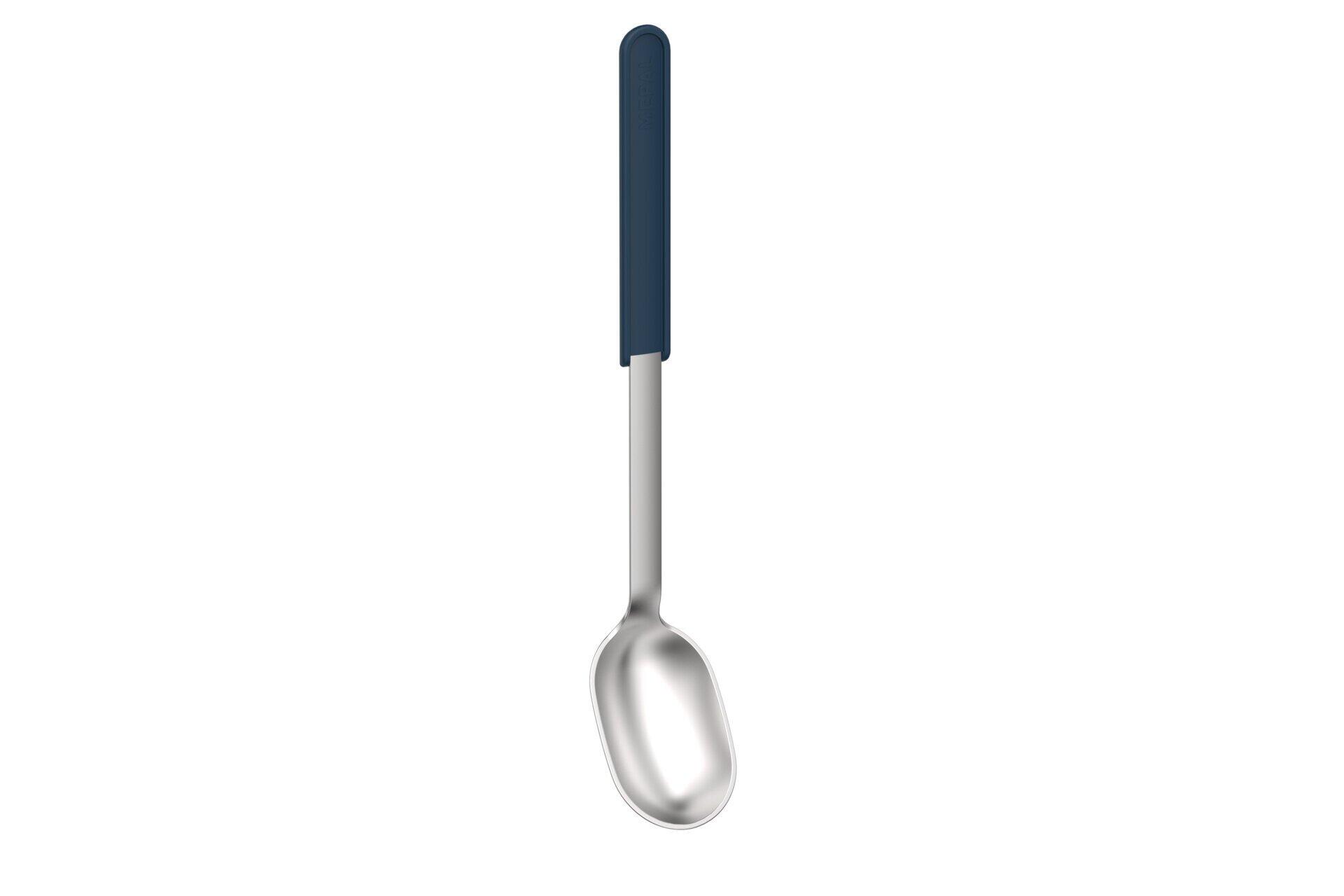 Servierlöffel "Chef it" aus Edelstahl mit dunkelblauem Griff und ovaler Löffelschale zur einfachen Speisenausgabe und zum Umrühren.