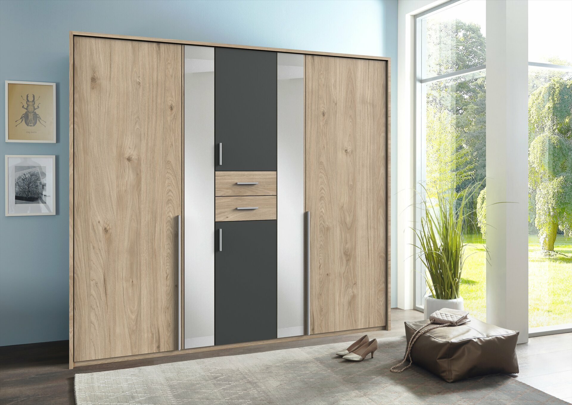 Kleiderschrank, Vanea