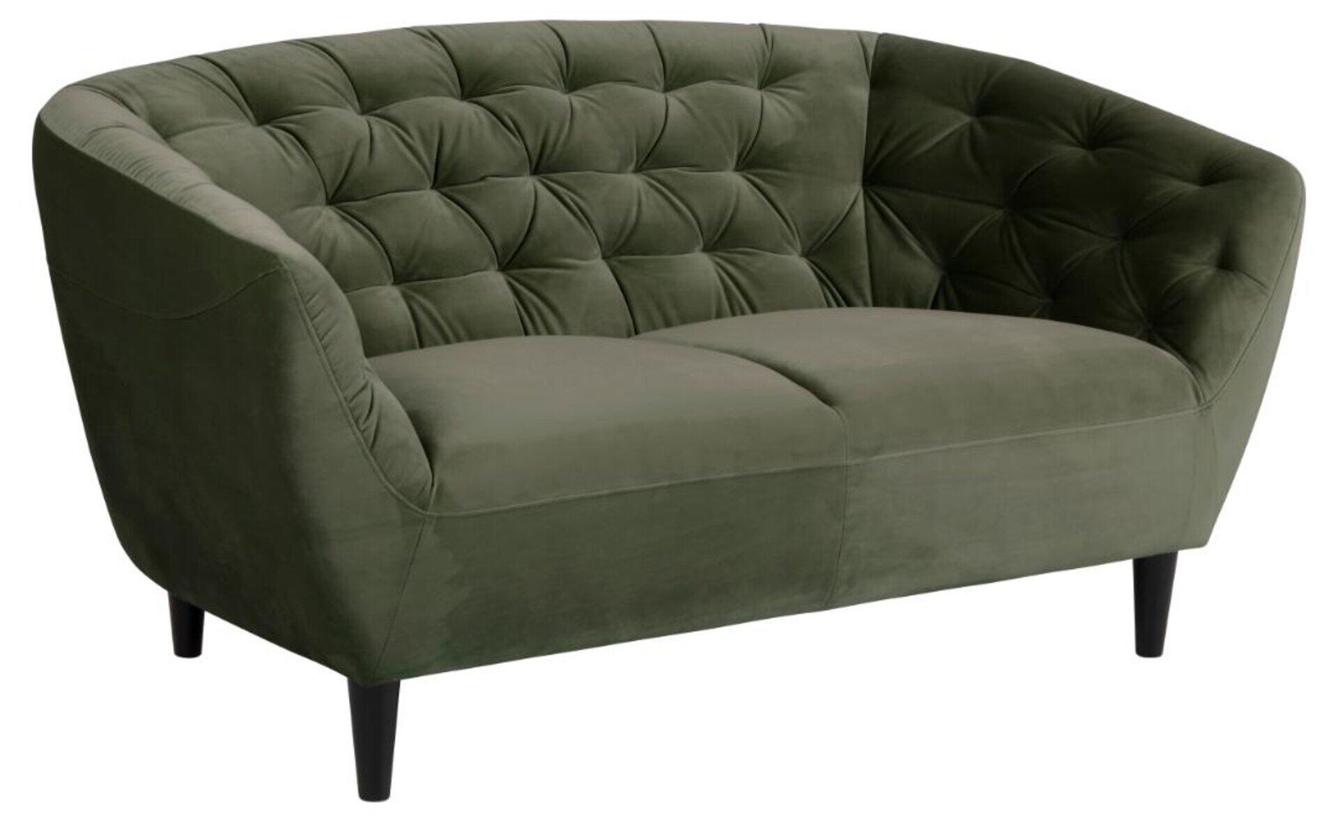 Dunkelgrünes 2-Sitzer-Sofa Ria mit Rautenheftung und geschwungenen Formen im 3/4-Profil aus Vogelperspektive.