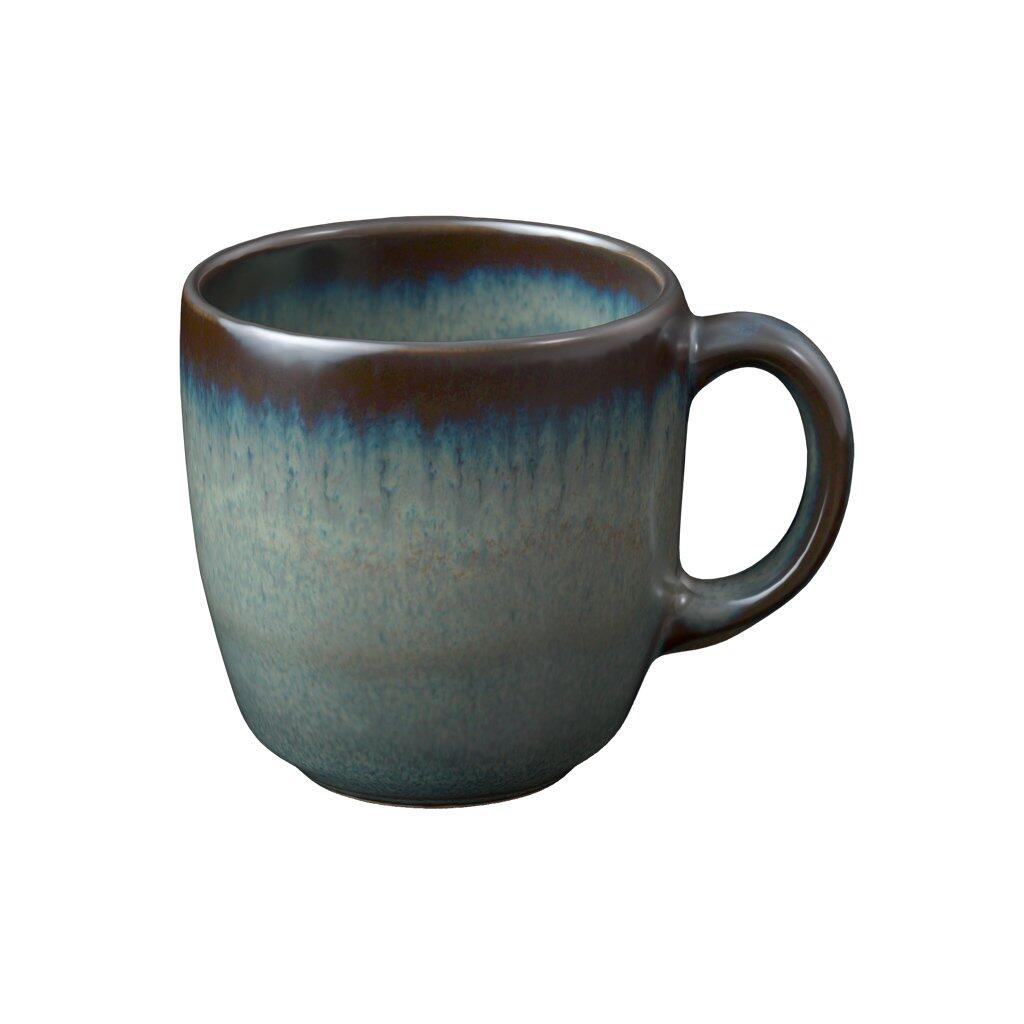 Kaffeeobertasse Lave gris mit robustem Henkel auf Untertasse, im Detailaufnahme von der Seite und leicht von vorne dargestellt.
