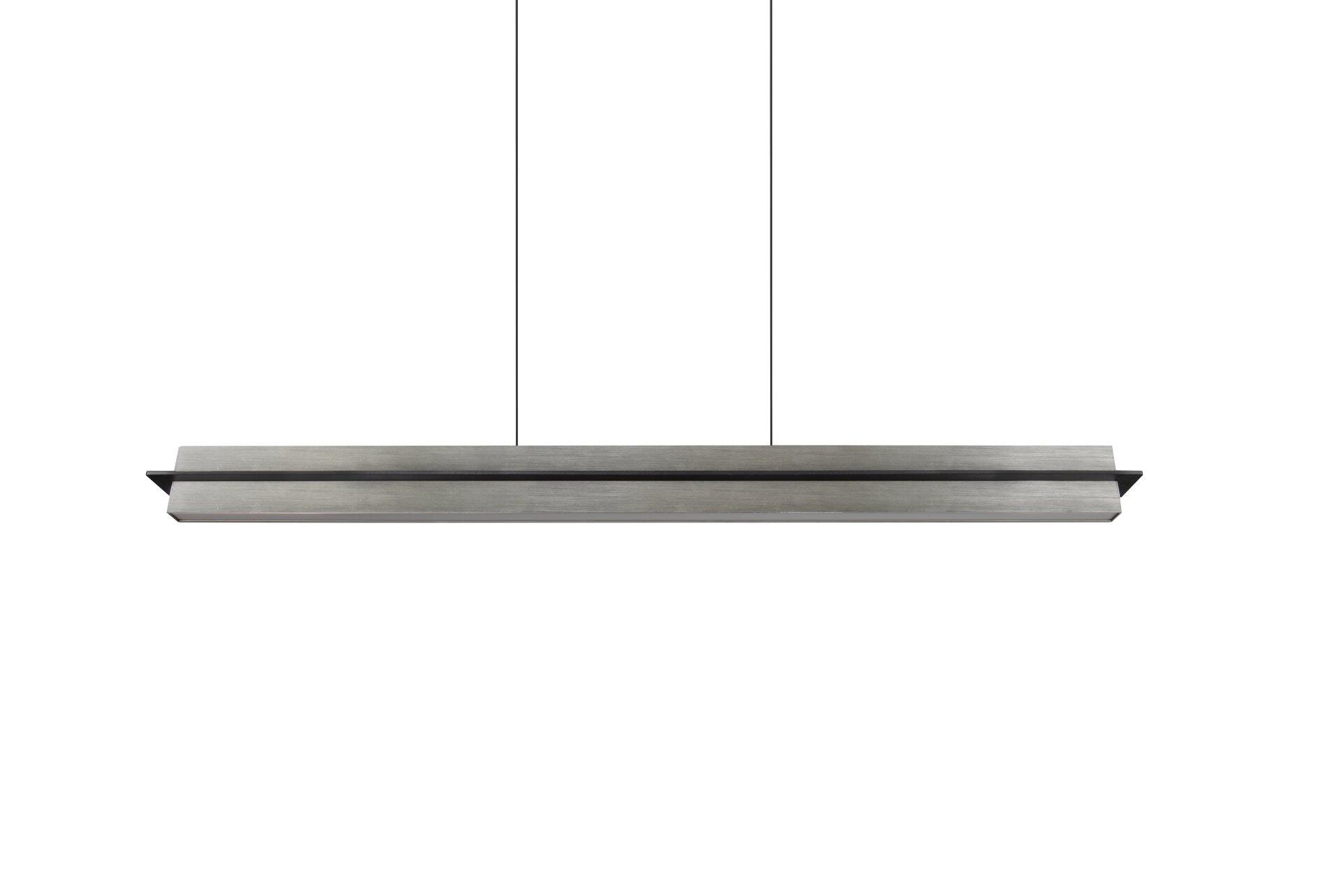 Pendelleuchte Emerson mit schlichtem, silbrig-grauem Design und horizontaler Ausrichtung, dargestellt aus leicht unterer Perspektive.
