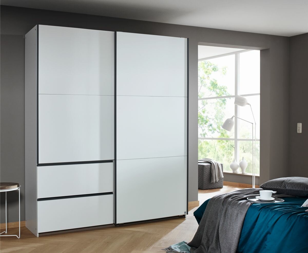 Schwebetürenschrank, Sevilla