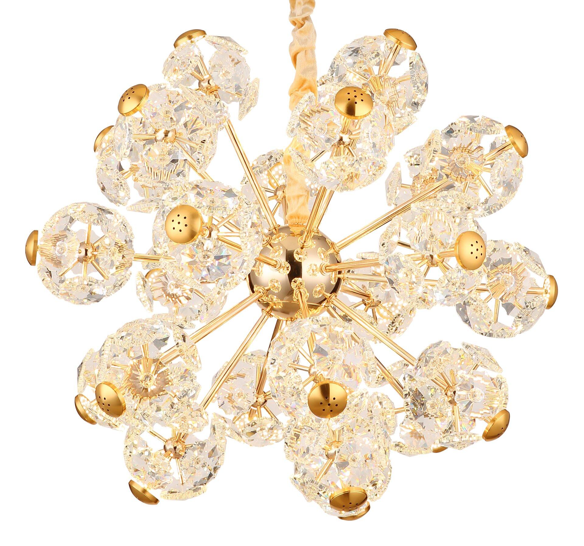 Hängeleuchte FLORIELLA mit goldenem Gestell und zahlreichen, transparenten Glaskristallkugeln in Frontalperspektive.