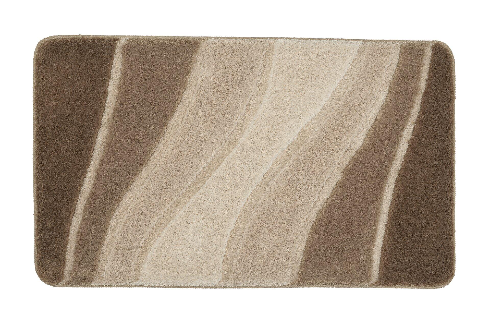 Badteppich Ocean: Rechteckige Teppichfliese mit dezentem, gestreiftem Design in Beige-, Grau- und Brauntönen.