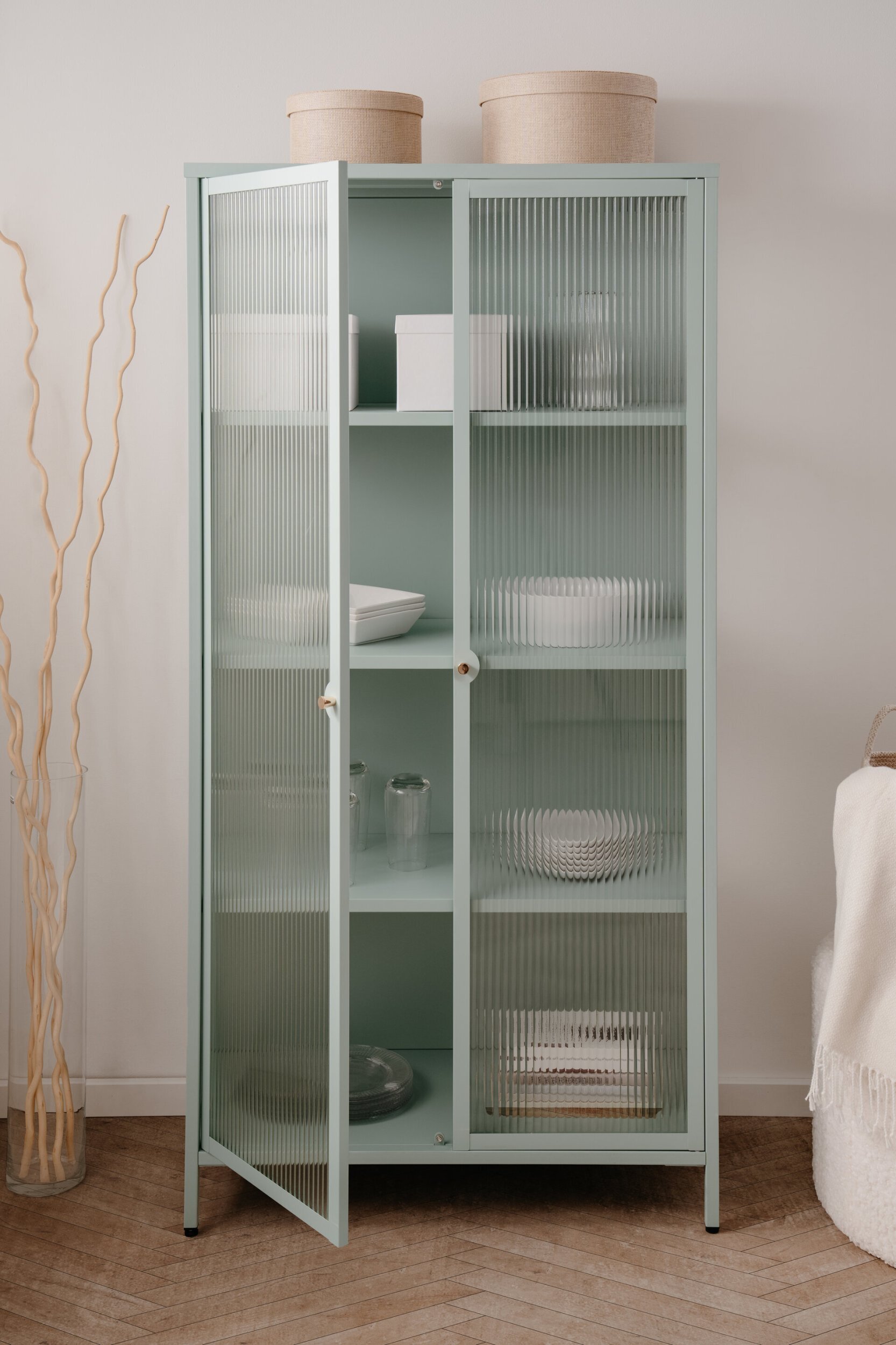 Vitrine, Milton 52A