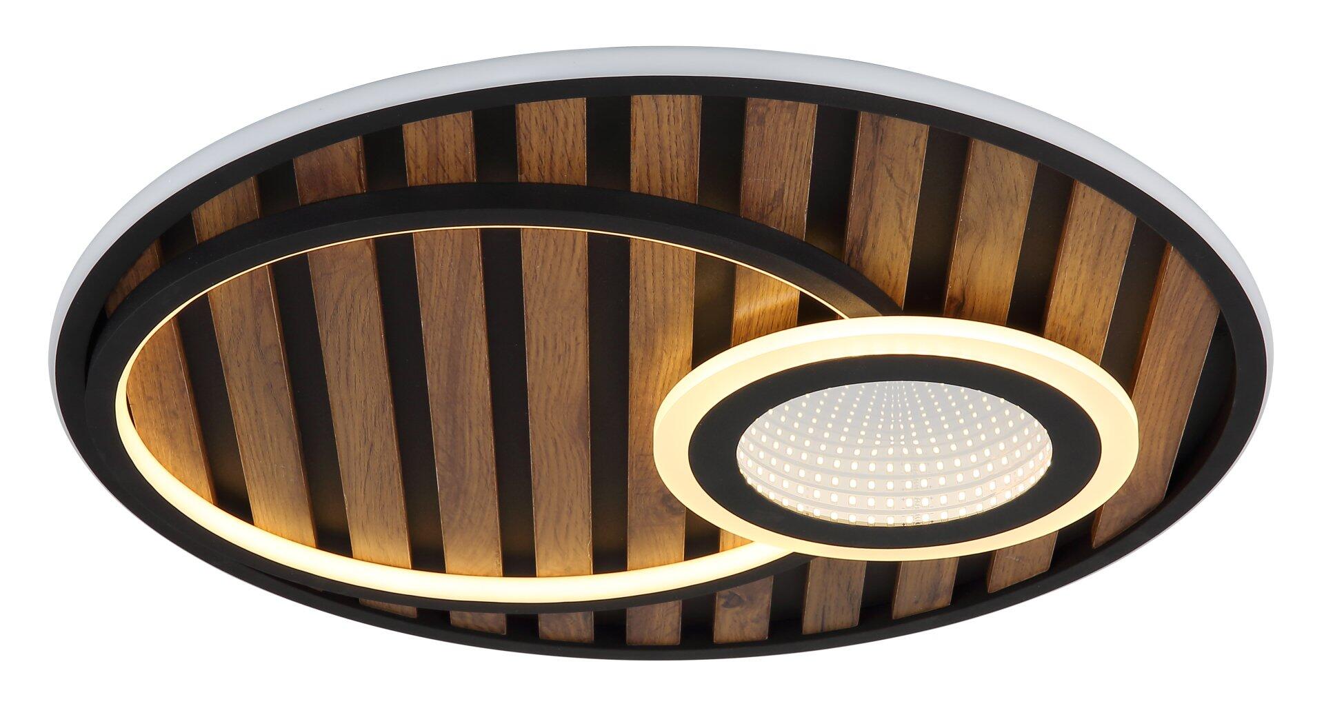 Deckenleuchte WOODY aus Kunststoff mit mehreren LED-Ringen, die im perspektivischen Blick von unten die Struktur aus Holzlamellen und die unterschiedliche Beleuchtung der konzentrischen Ringe zeigt.