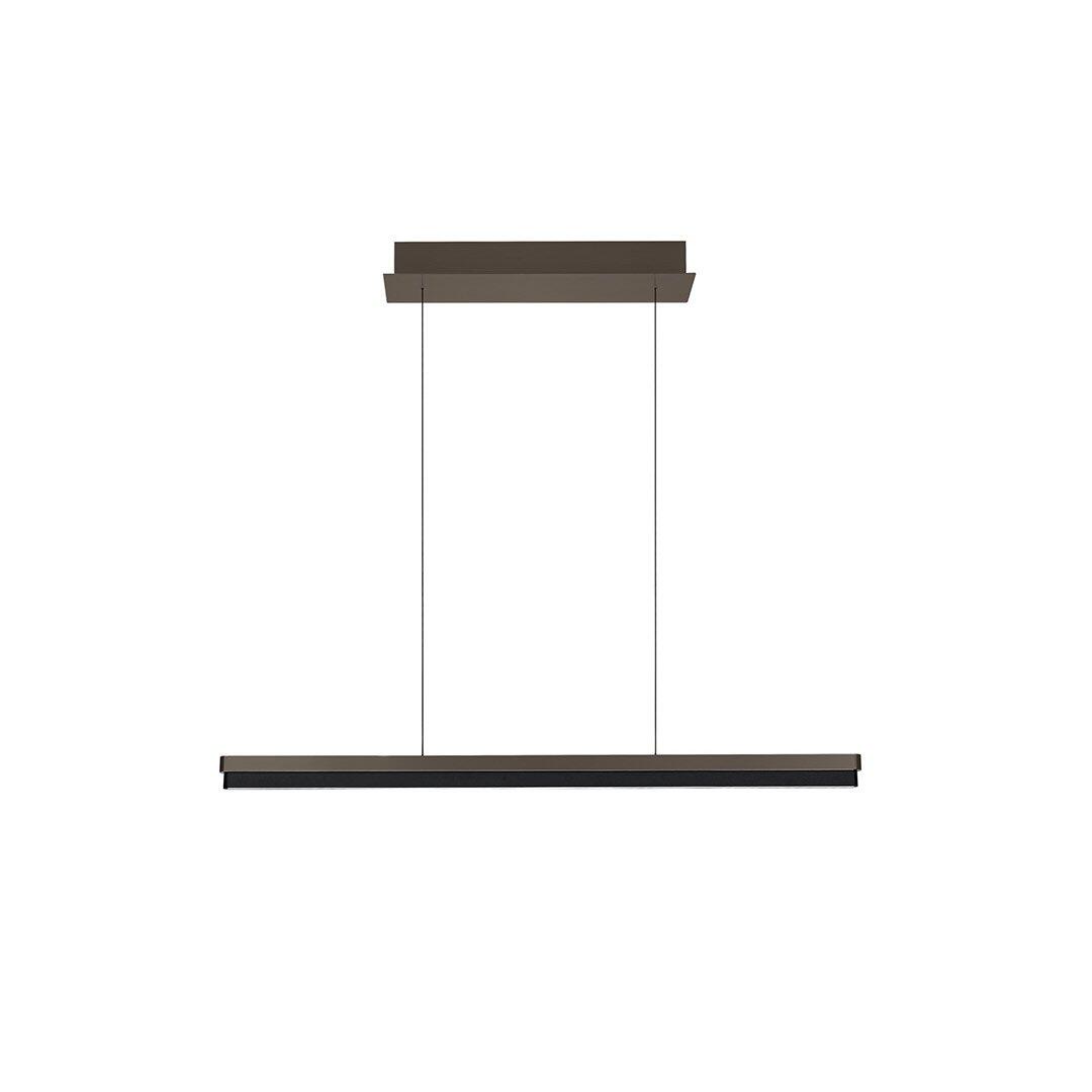 Pendelleuchte Minou im Frontalblick mit schmalem, horizontal ausgerichteten Korpus aus mehreren Segmenten und schwarzem Kabeldesign.
