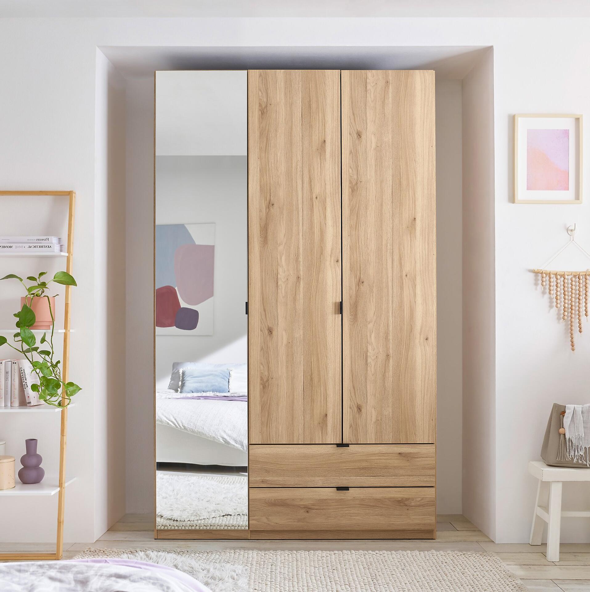 Kleiderschrank, Norte