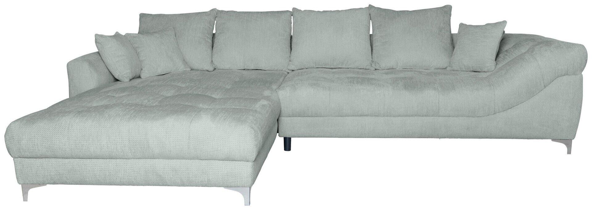 Ecksofa Manhatan in hellgrau mit abgerundeter Form, tiefen Sitzflächen, hoher Lehne und Ottomane, inklusive Zierkissen und chromfarbenen Füßen.