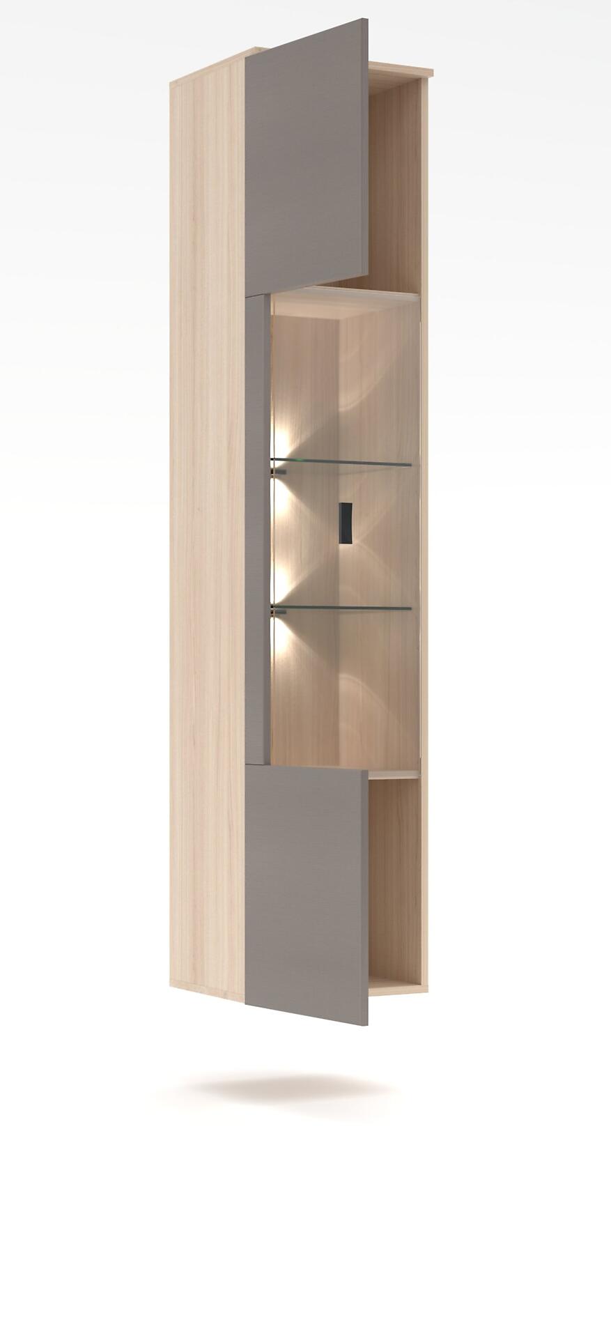 Vitrine Tibor-G mit Basalt-Holzstruktur, schräg von der Seite betrachtet, zeigt eine geöffnete Tür mit LED-beleuchteten Glasböden und einem räumlichen Effekt.