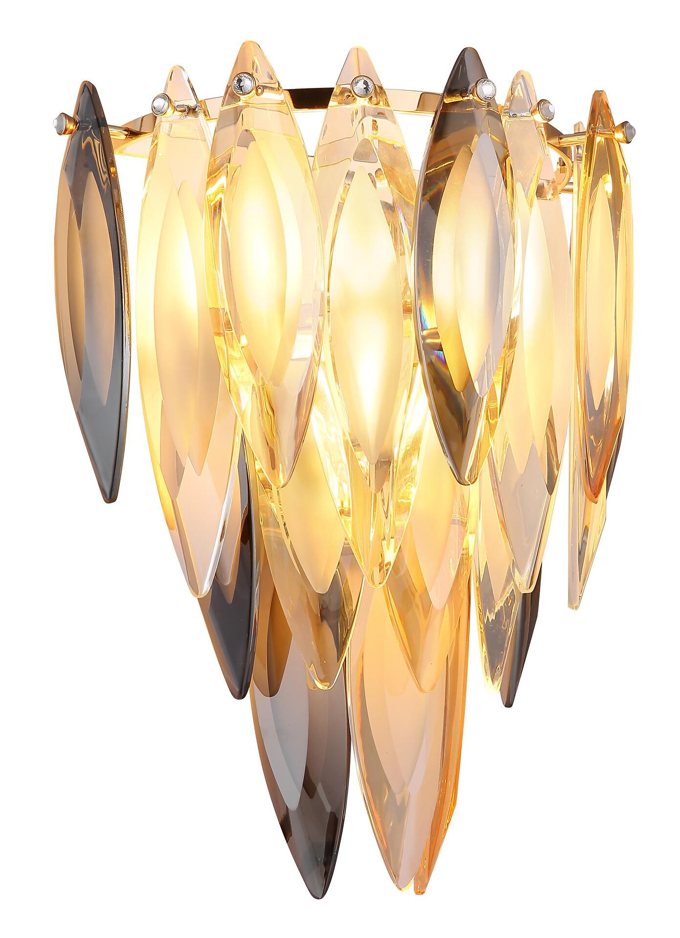 Wandleuchte METALL GOLDFARBEN mit gebogener Metallstruktur und tropfenförmigen Kristallelementen, die warmes Licht reflektieren.