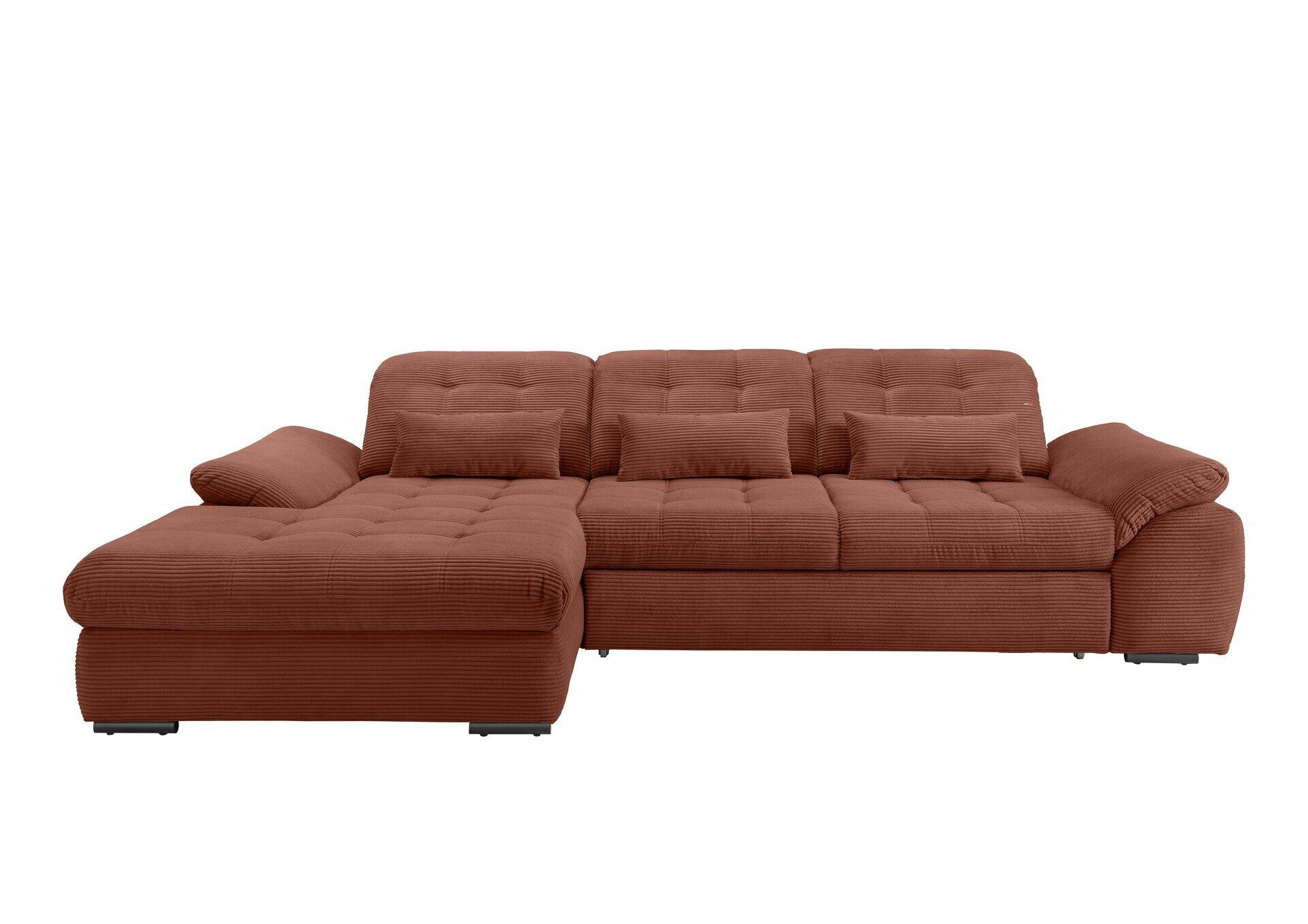 Rigatti Ecksofa in warmem Rotbraun mit Quilt-Steppung und Sitztiefenverstellung, dargestellt in Seitenperspektive vor weißem Hintergrund.