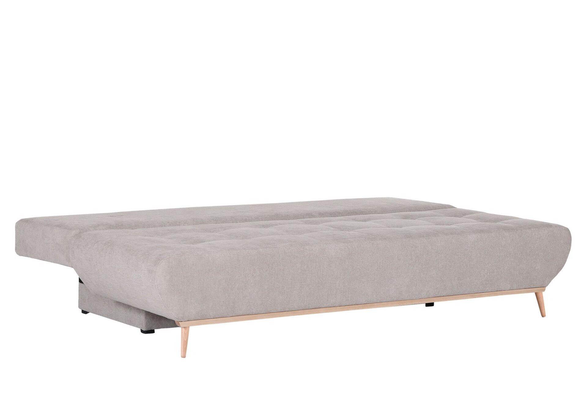 Ausgezogenes Schlafsofa Arezzo in hellgrau mit ausgezogener Liegefläche und Zickzack-Quiltung, Frontalperspektive mit roséfarbenem Gestell und konischen Füßen.