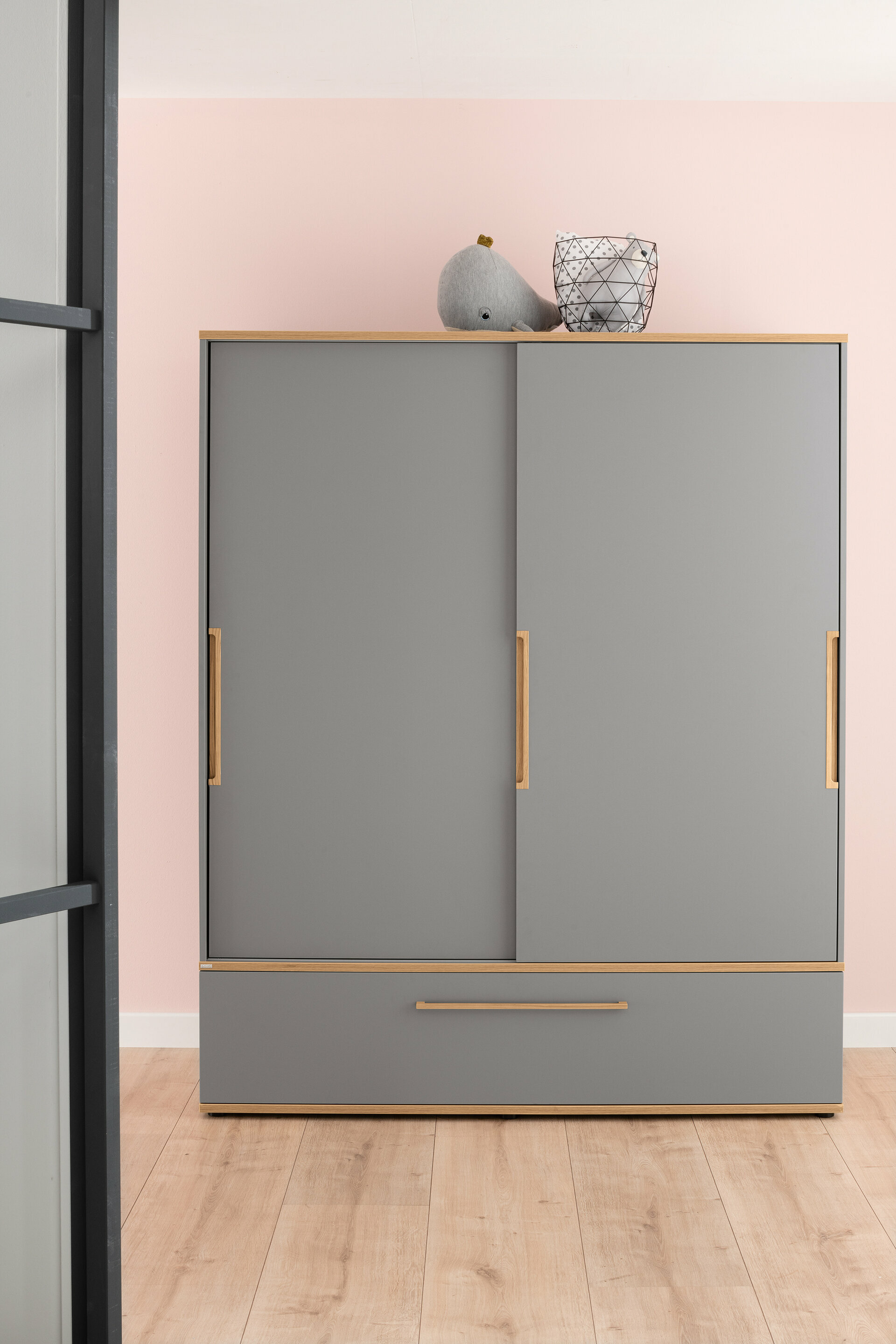 Schiebetürenschrank, Sten