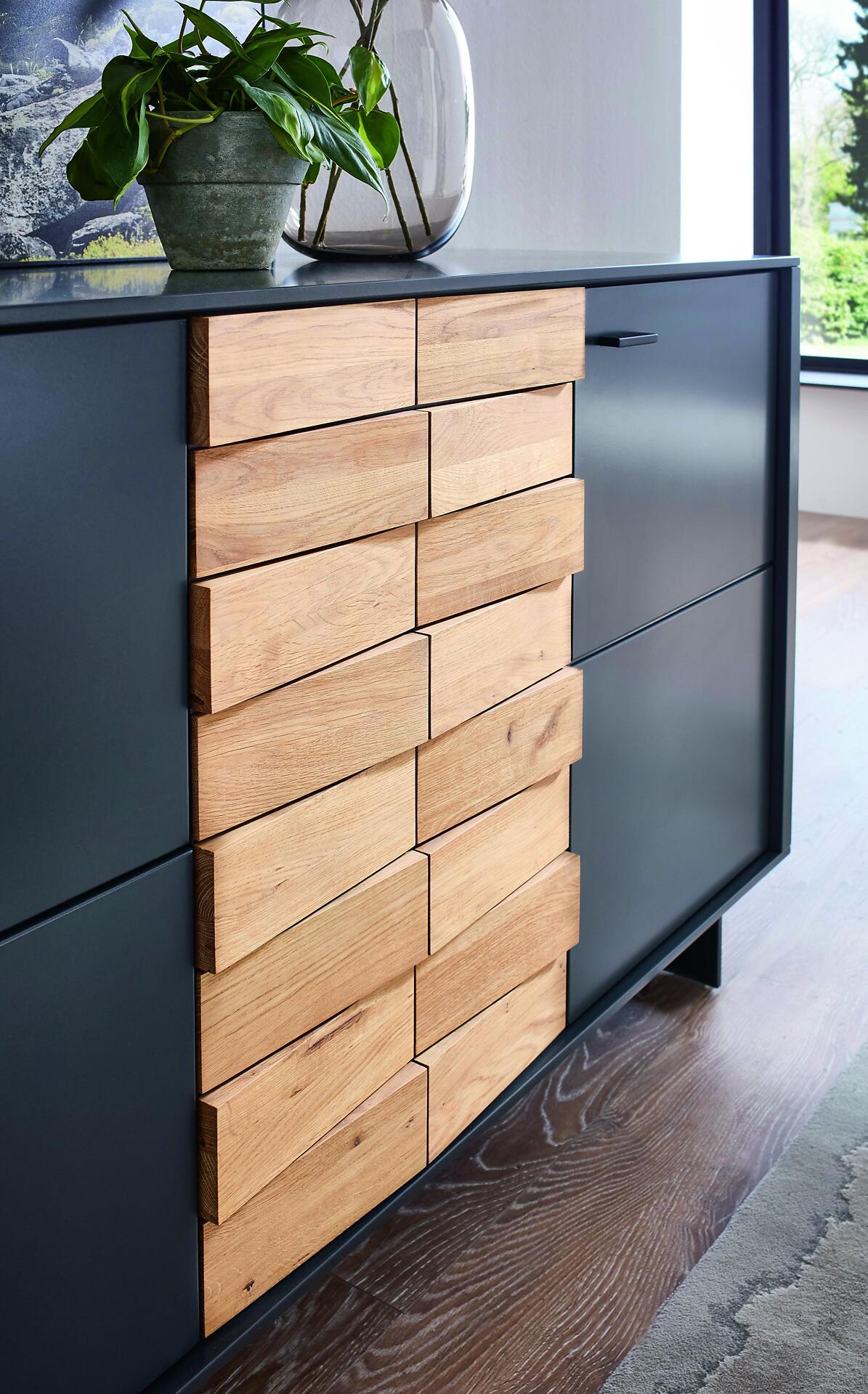 Sideboard, Split