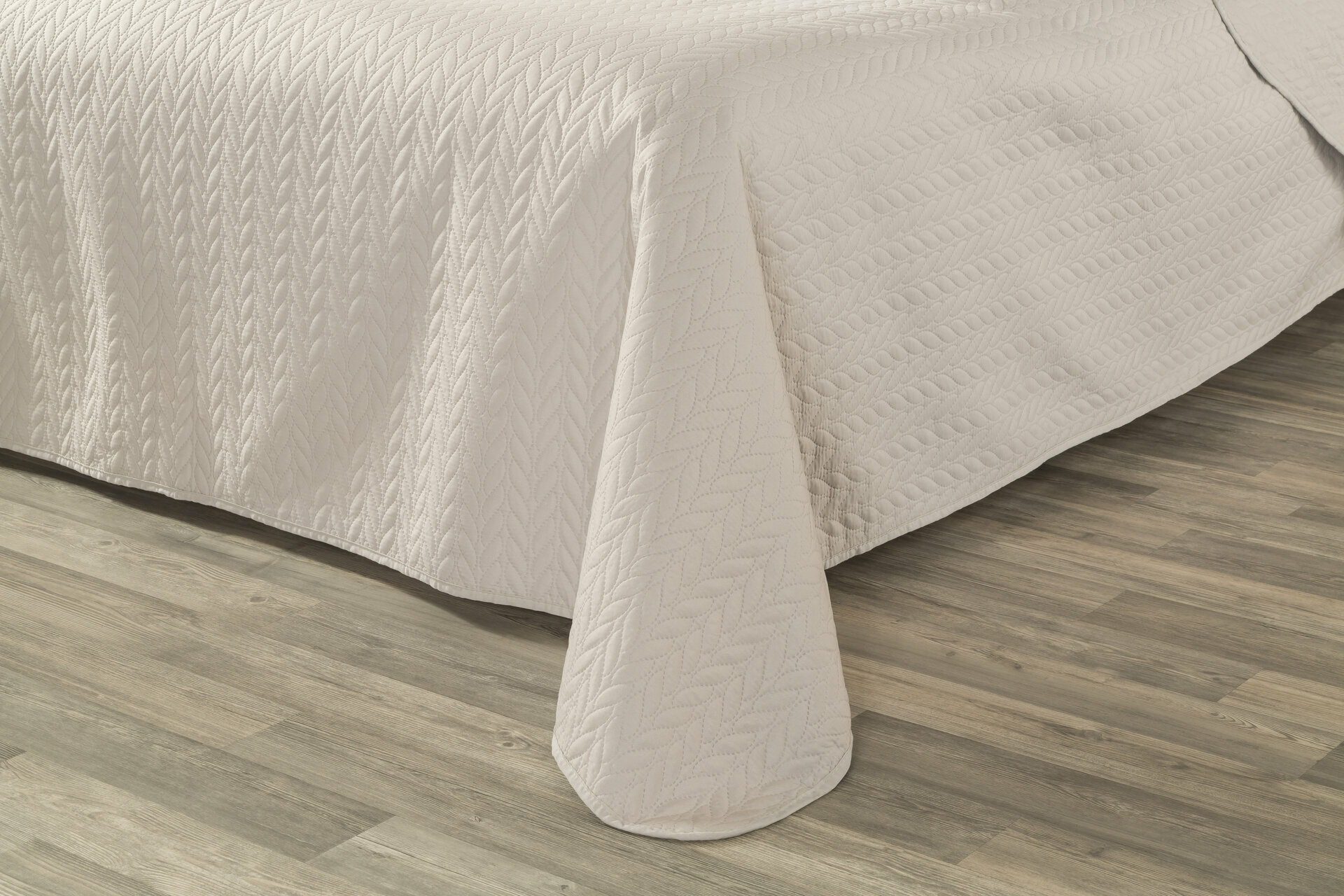 Bettüberwurf, Nancy