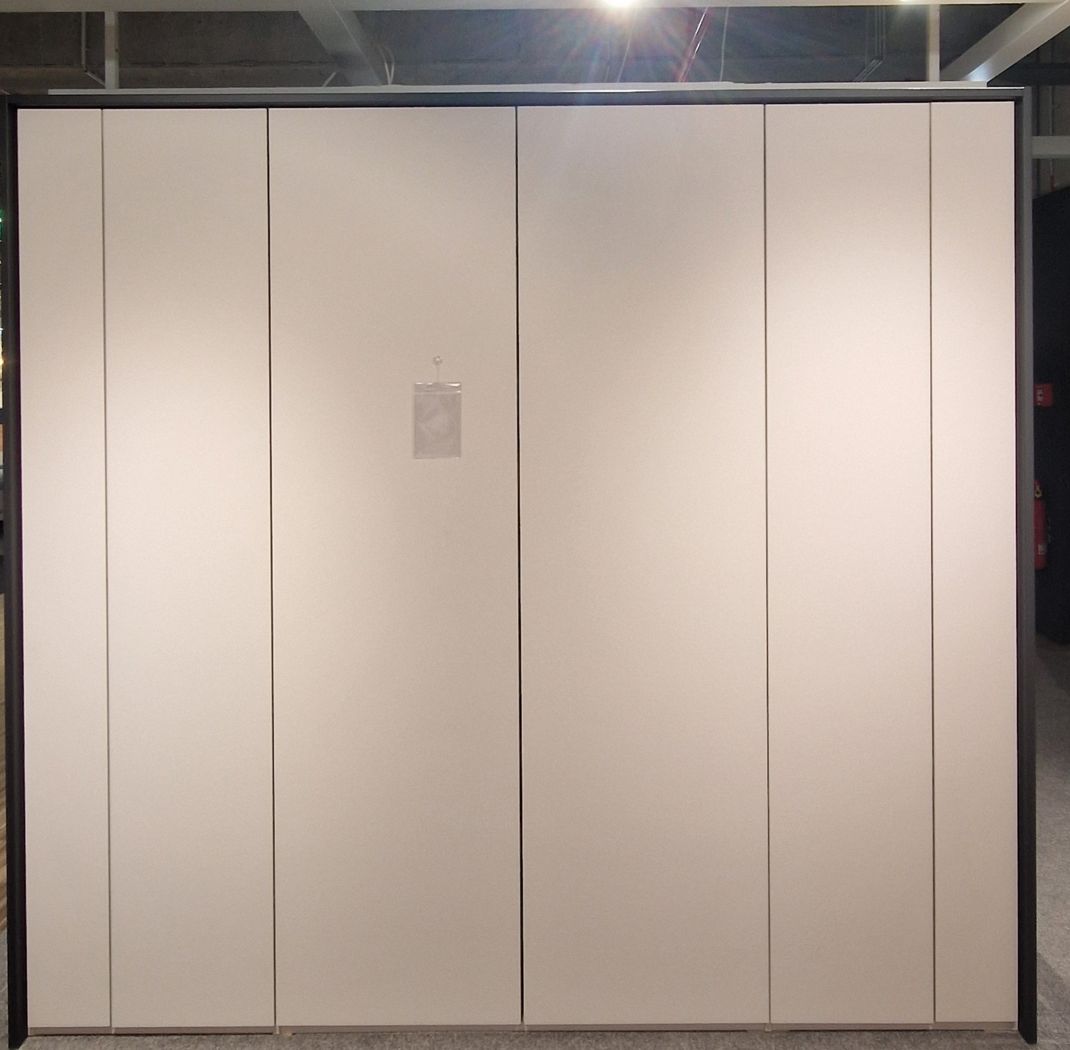 Drehtürenschrank Mireille