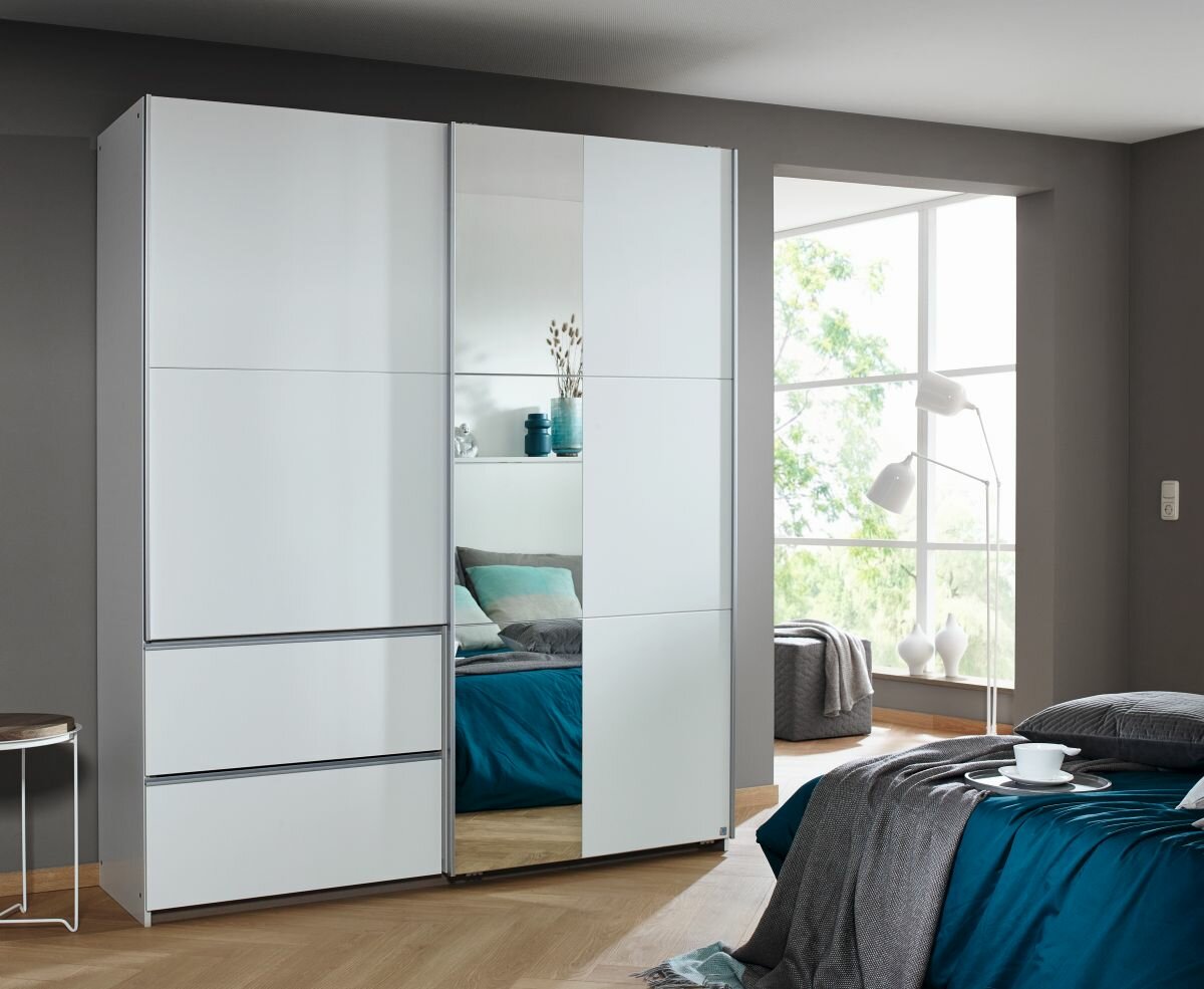 Schwebetürenschrank, Sevilla