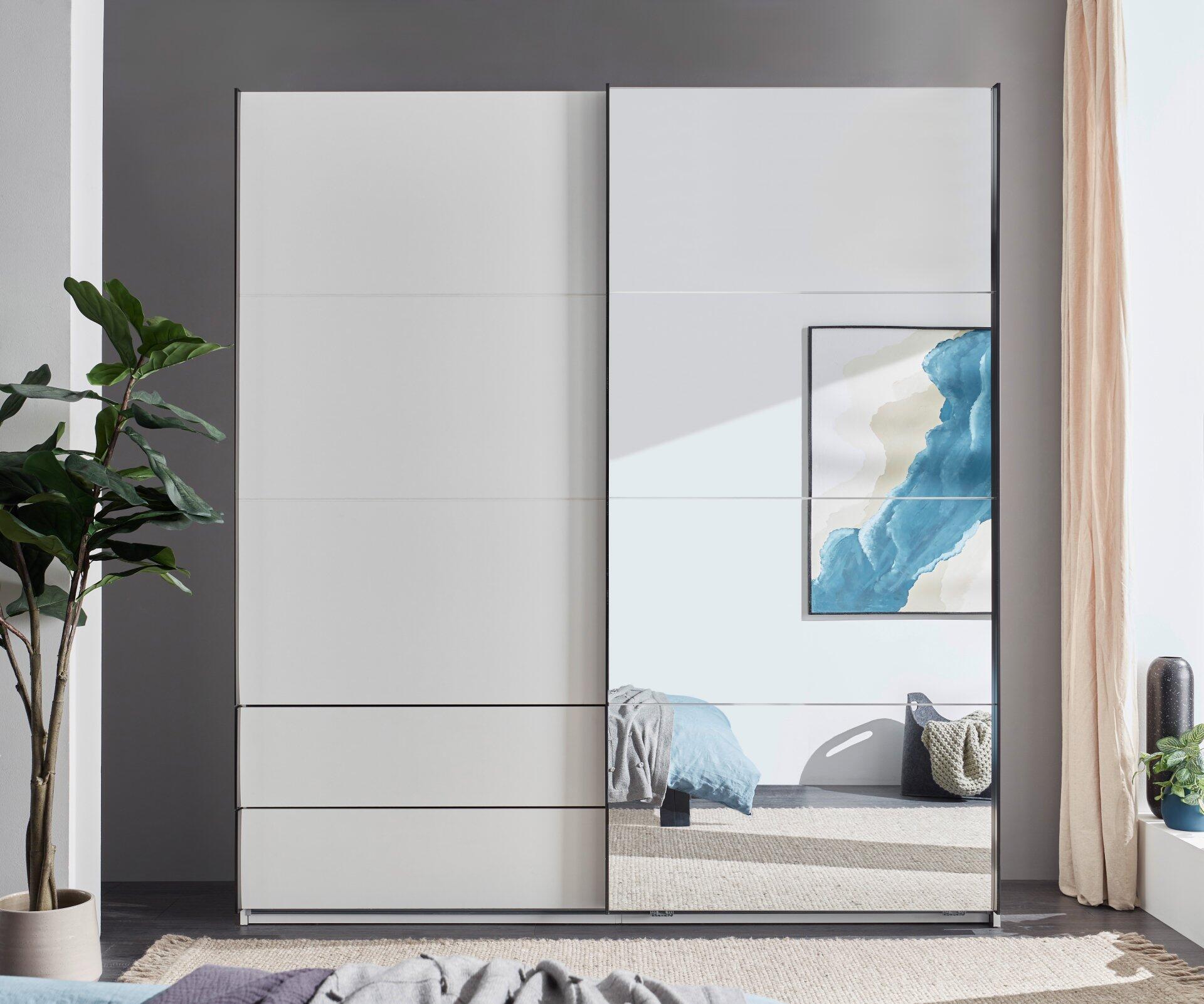 Schwebetürenschrank, Norte