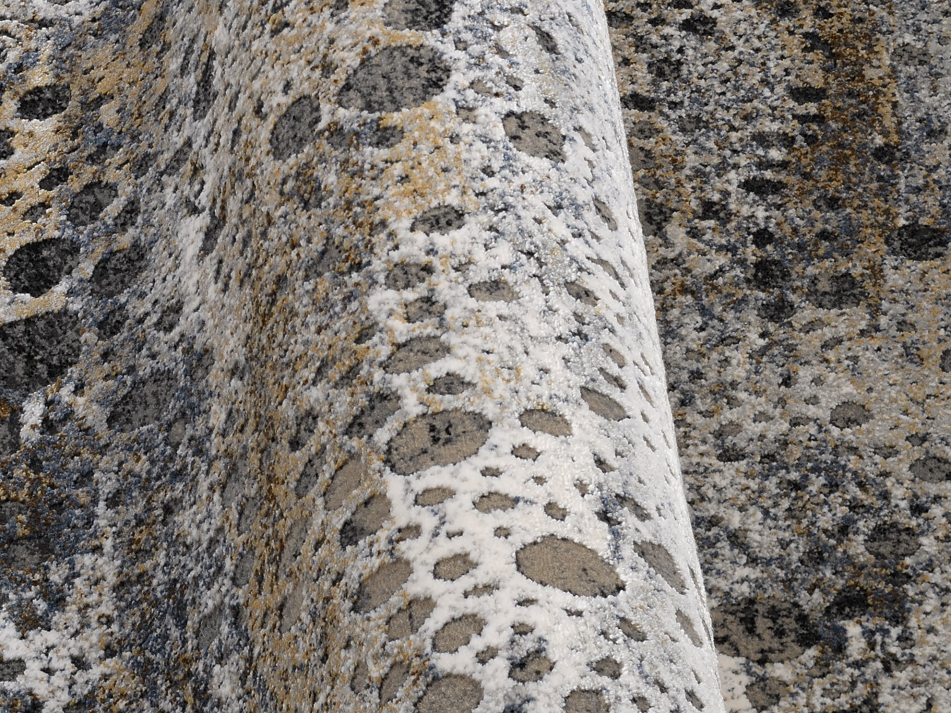 Maschinenwebteppich, Tavaro