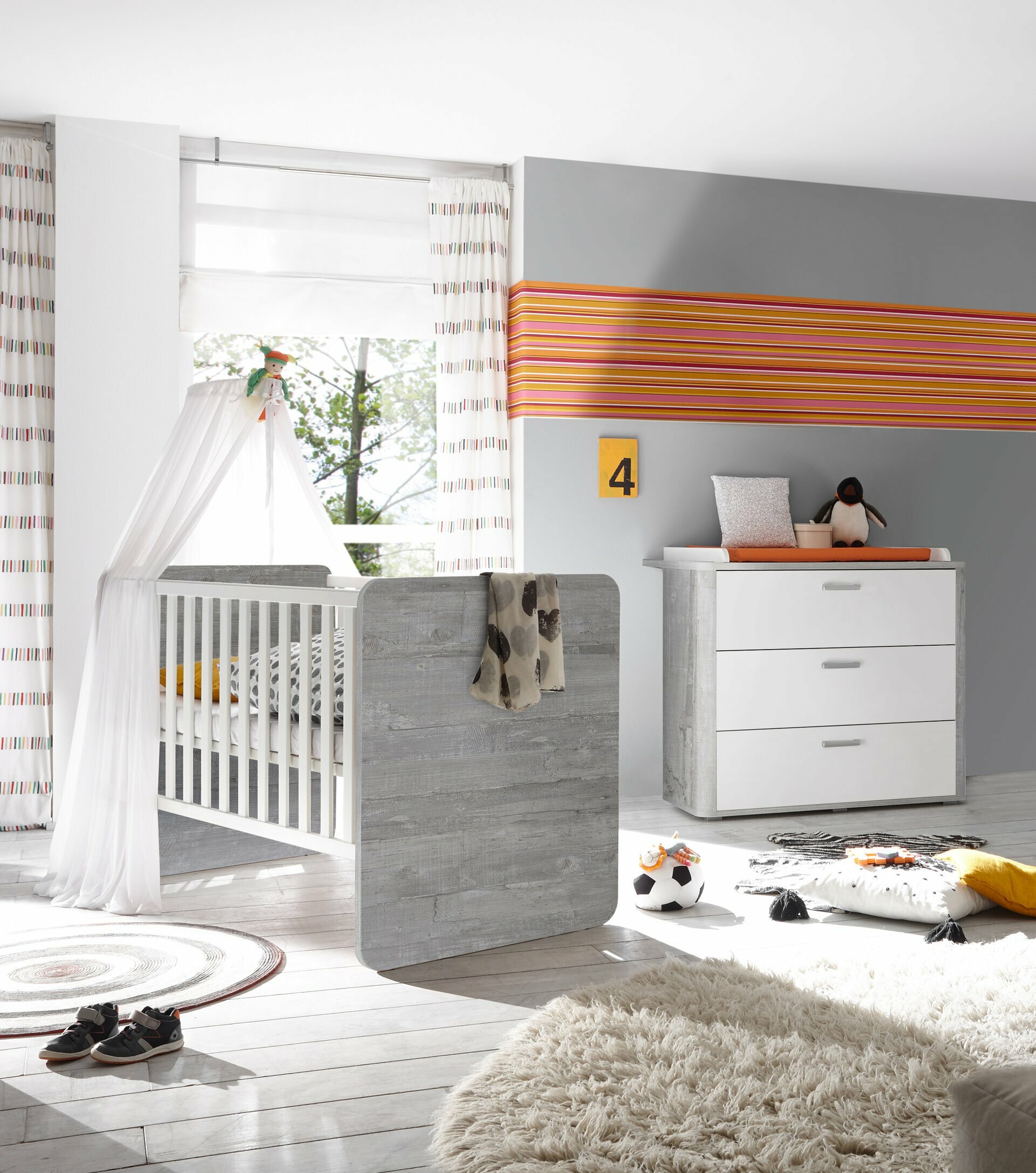 Kinderzimmer, Frieda