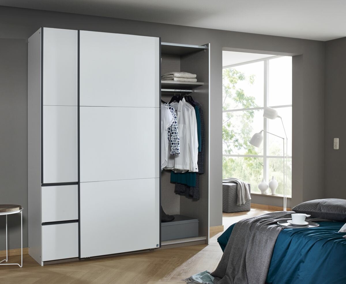 Schwebetürenschrank, Sevilla