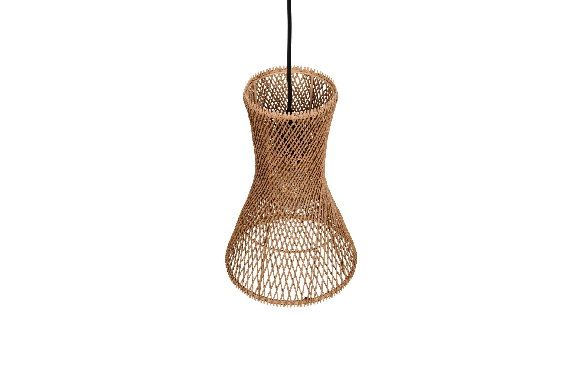 Pendelleuchte Bijou aus Rattan mit konischer Form und filigranem Geflechtmuster, aufgehängt an einem schwarzen Kabel.