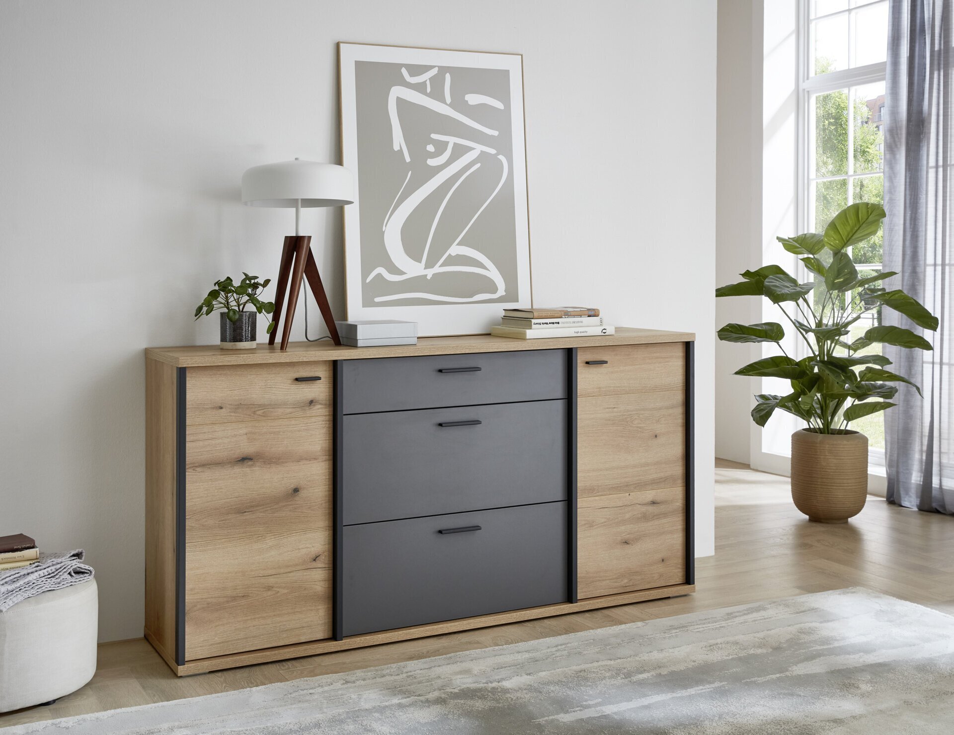 Sideboard, Melo
