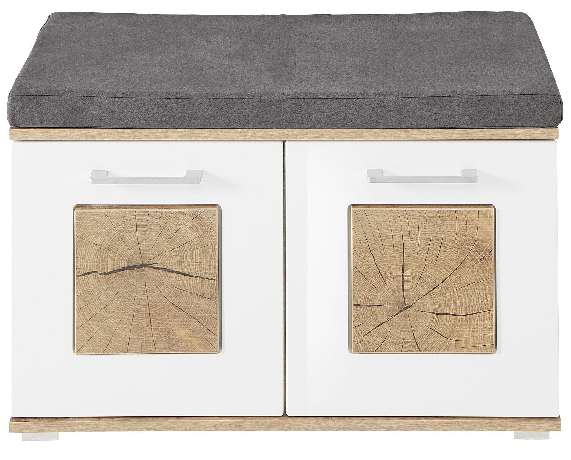 Weißer Schuhschrank mit Sitzbank, Front in Hochglanz-MDF mit eingelassenen Holzapplikationen und silberfarbenen Griffen, bequemes Sitzkissen mit grauem Mikrovelour-Bezug.