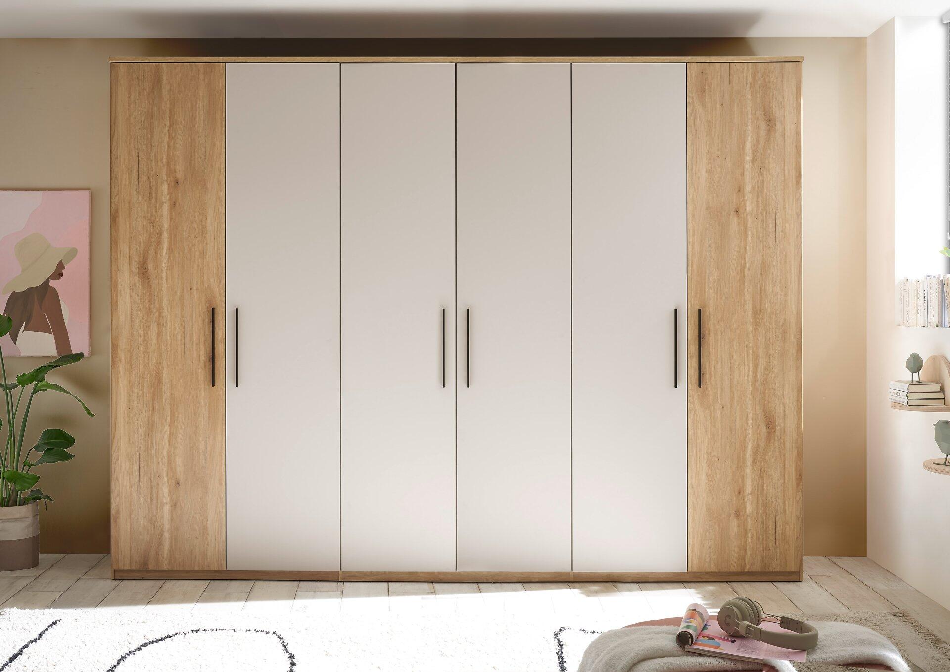 Kleiderschrank, Tabina