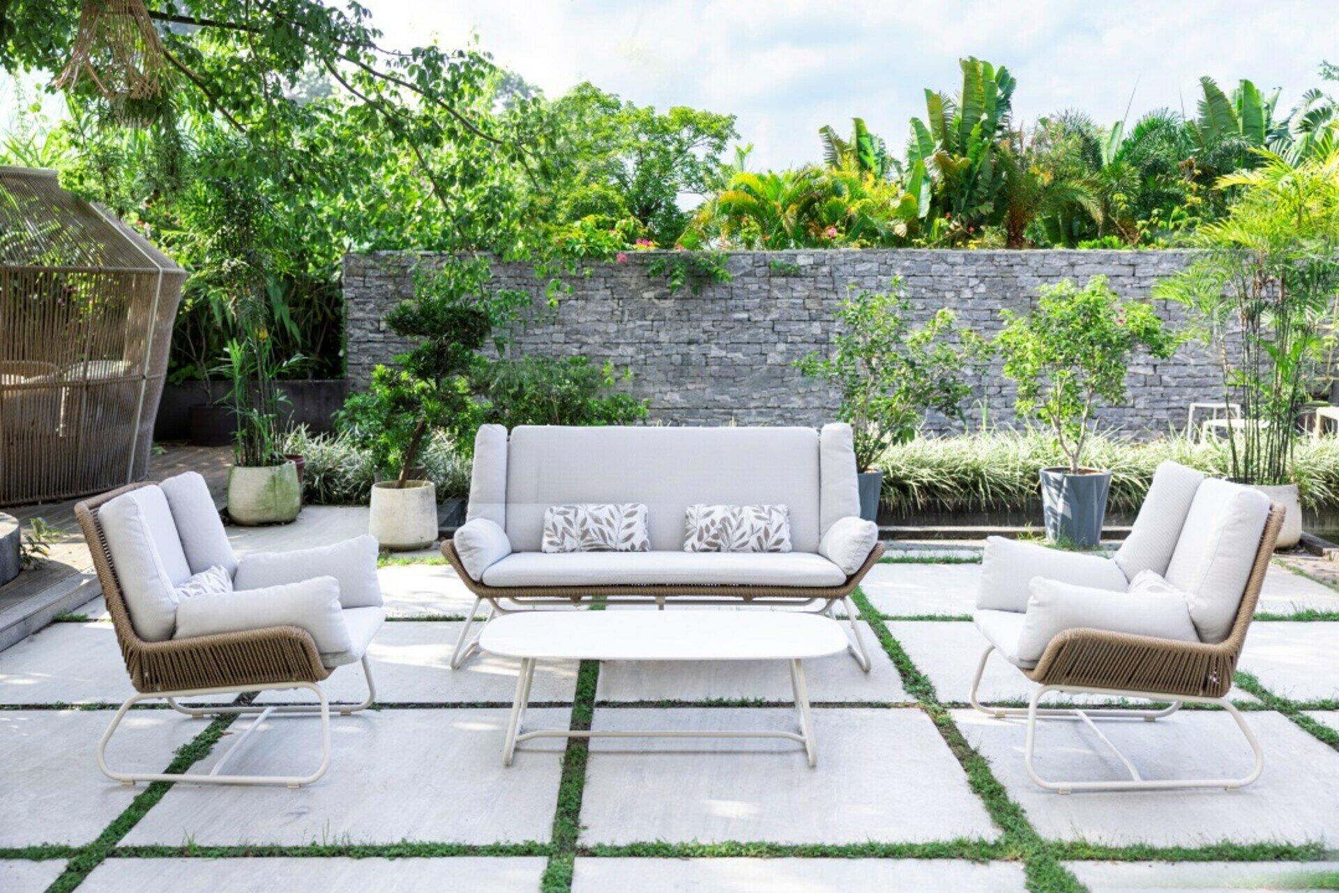 Lounge, Cicia