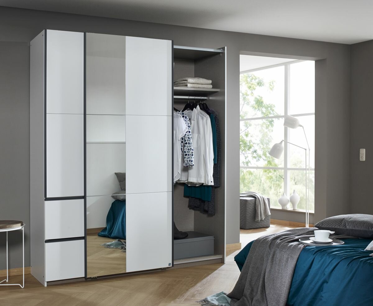 Schwebetürenschrank, Sevilla