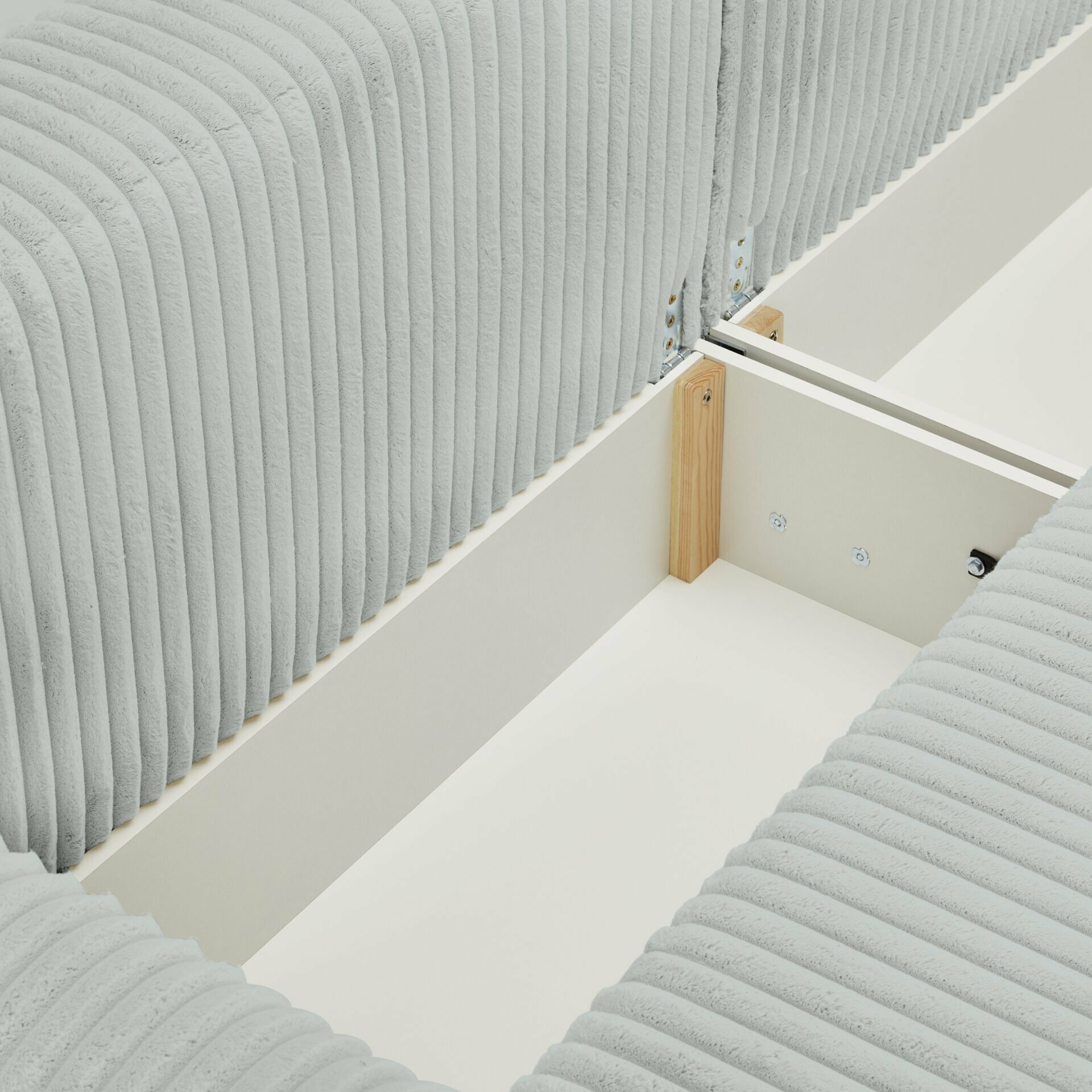 Big Sofa, Mevi