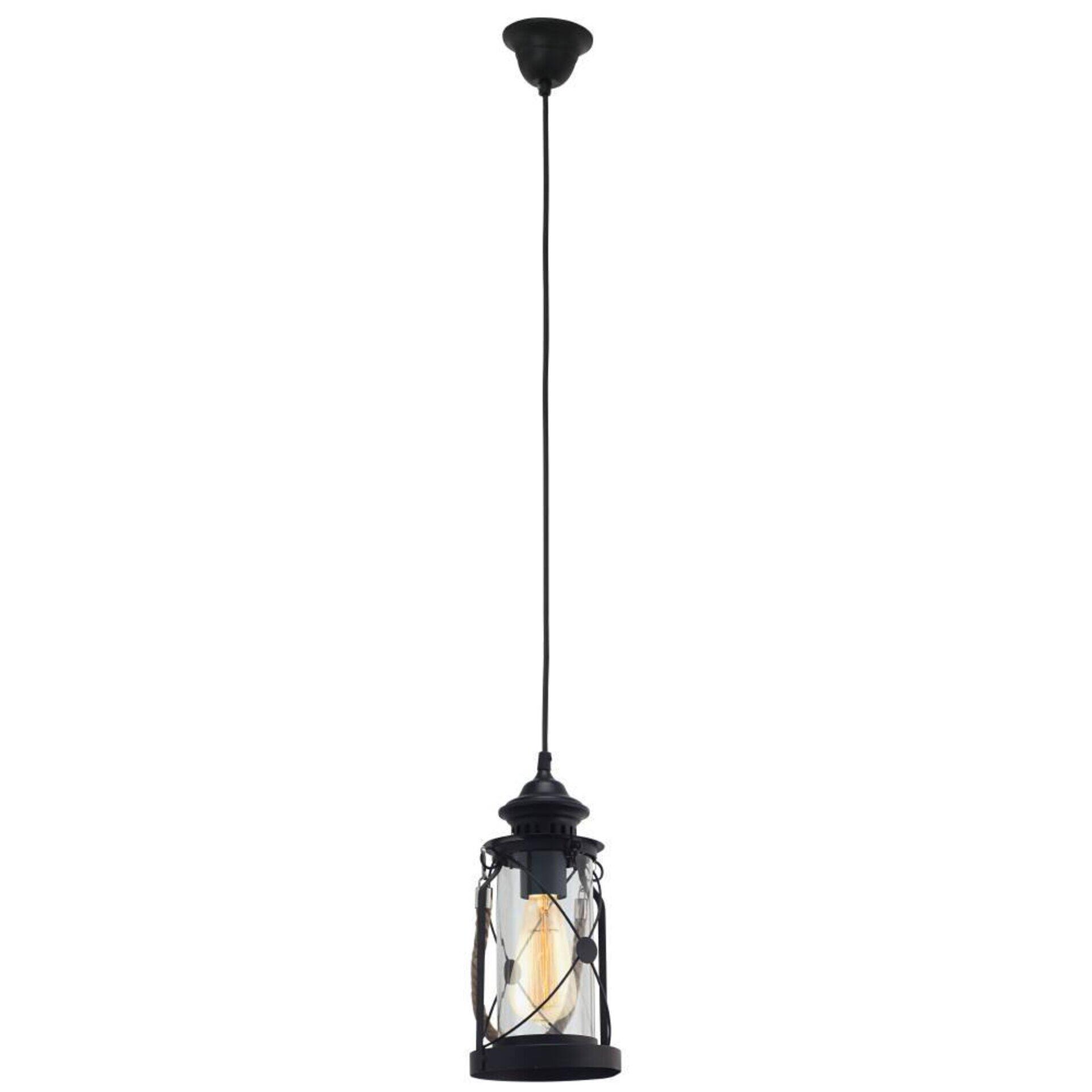 Pendelleuchte Bradford mit schwarzem Metallkorpus und diamantförmigem Muster, dargestellt hängend über einem Holztisch mit Edison-Glühbirne in klarem Glasgefäß.
