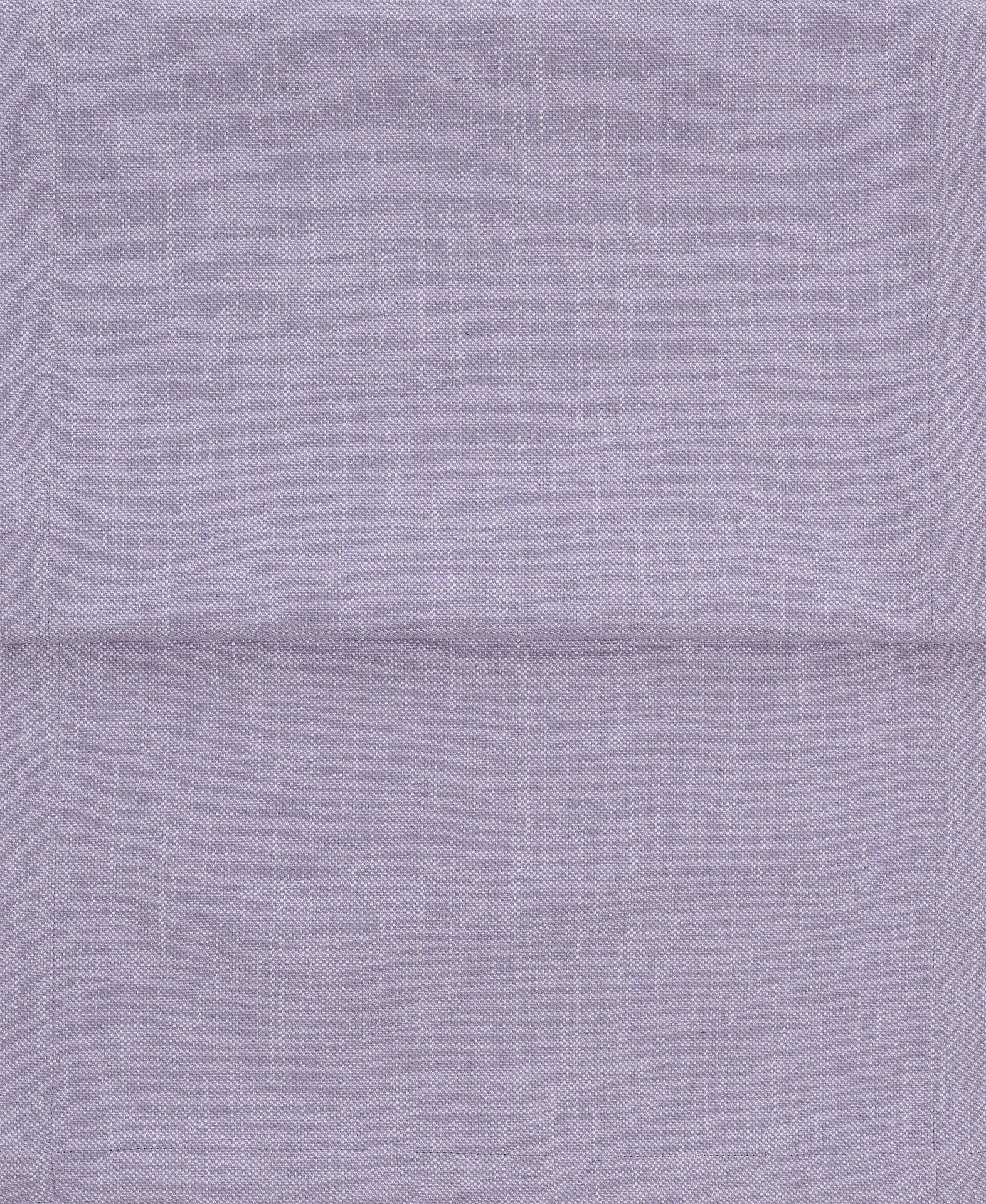 Rechteckiger Tischläufer Riva in helllila, aus Baumwolle und Polyester, in der Mitte gefaltet.