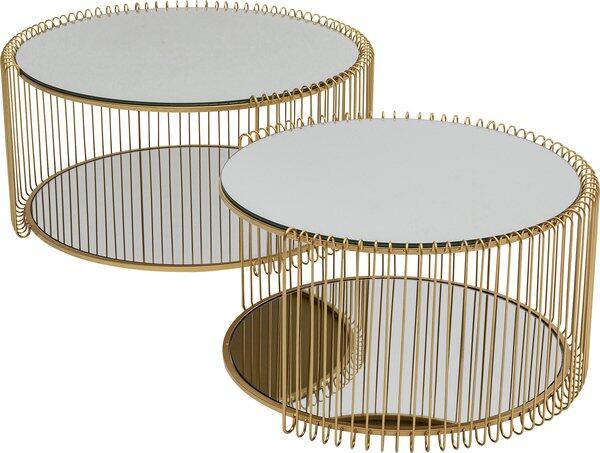 Zwei goldfarbene Wire Double Brass Couchtische im Set mit rundem, verspiegeltem Glas und filigranem Metallgitterrahmen, wobei ein zweiter, kleinerer Ablagebereich unterhalb der Hauptplatte zu sehen ist.