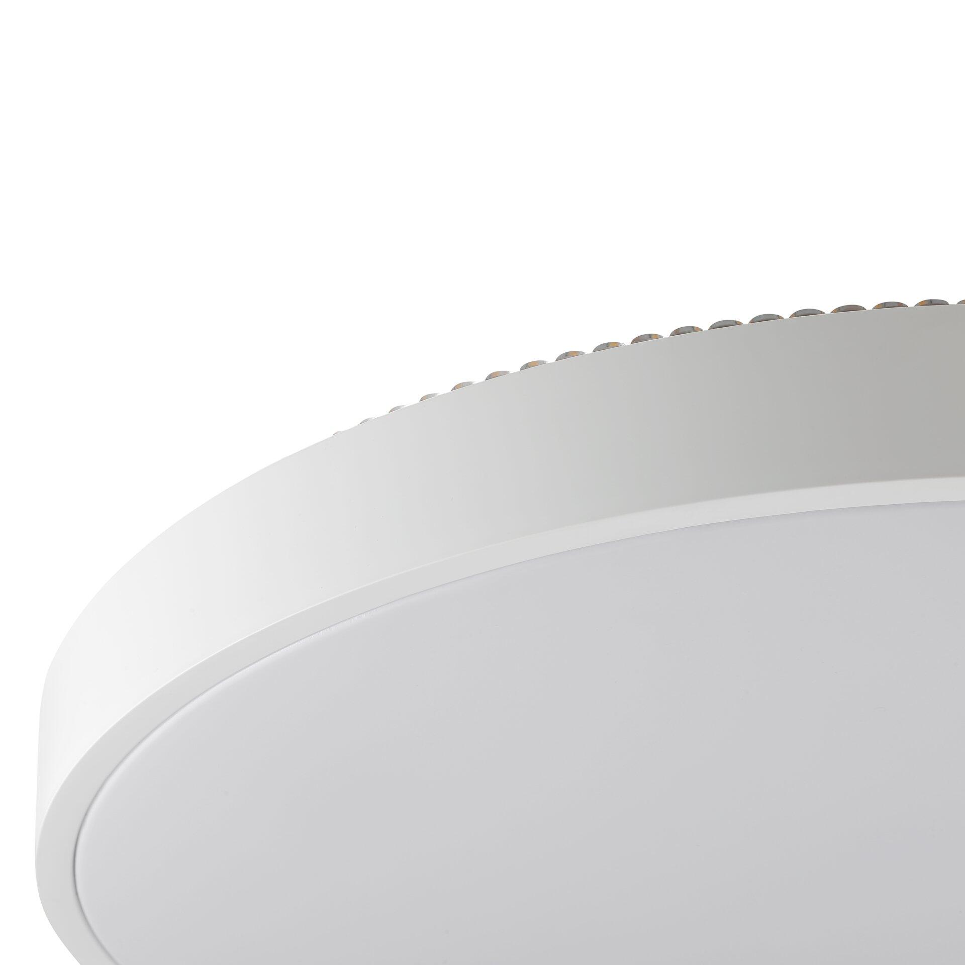 Deckenleuchte Solistra mit separierbarem Hintergrundlicht und Memory-Funktion, detailreiche Darstellung des weißen Leuchtenrands mit integrierten LEDs.
