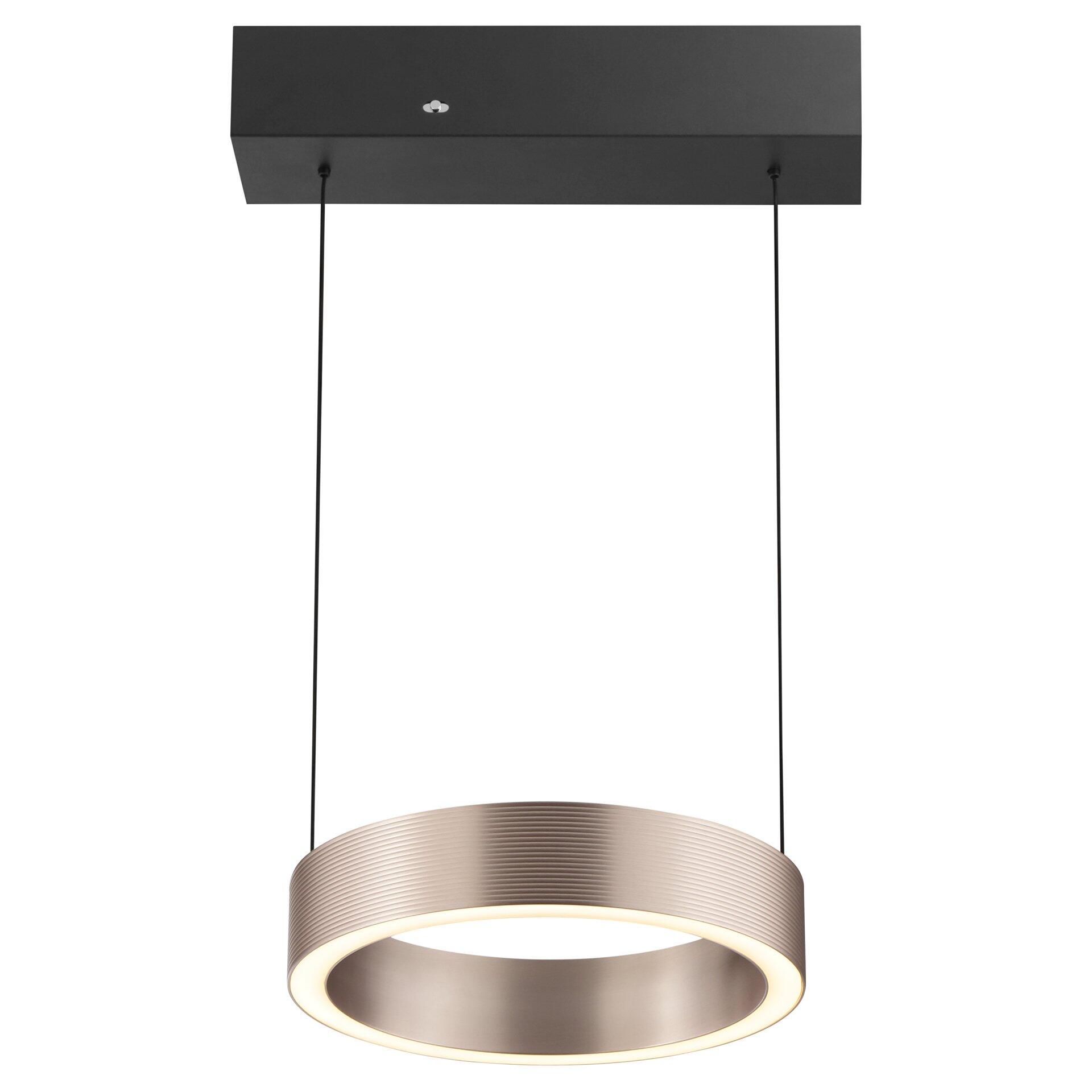 Pendelleuchte Axion mit ringförmigem Metallelement, warmweißem Lichtkranz und höhenverstellbarem Design, präsentiert in Frontalperspektive.